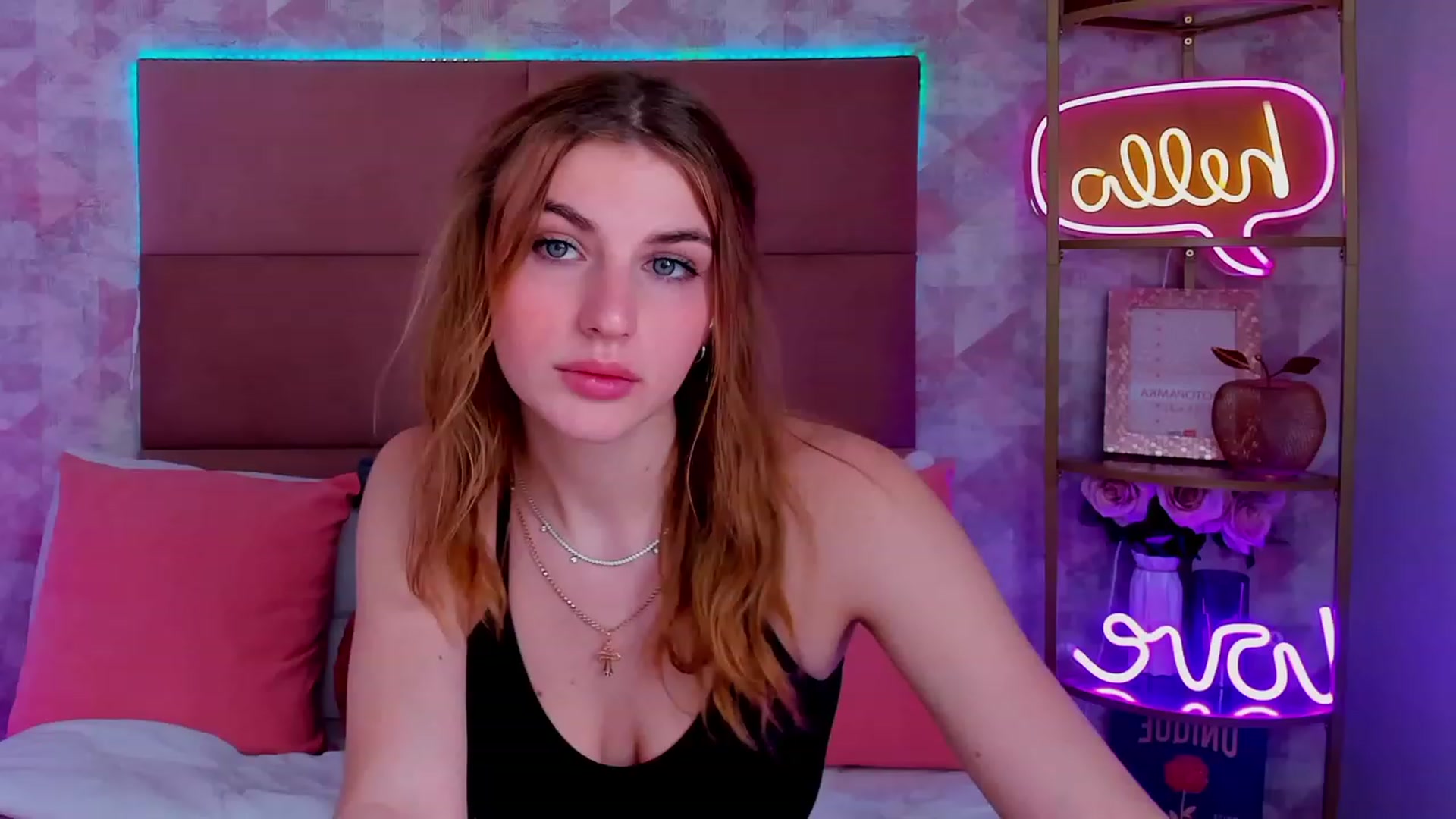 Gallery image thumbnail from OhCarrie's myfreecams stream on, 12/05/2023, 11:57 image 7 of 20