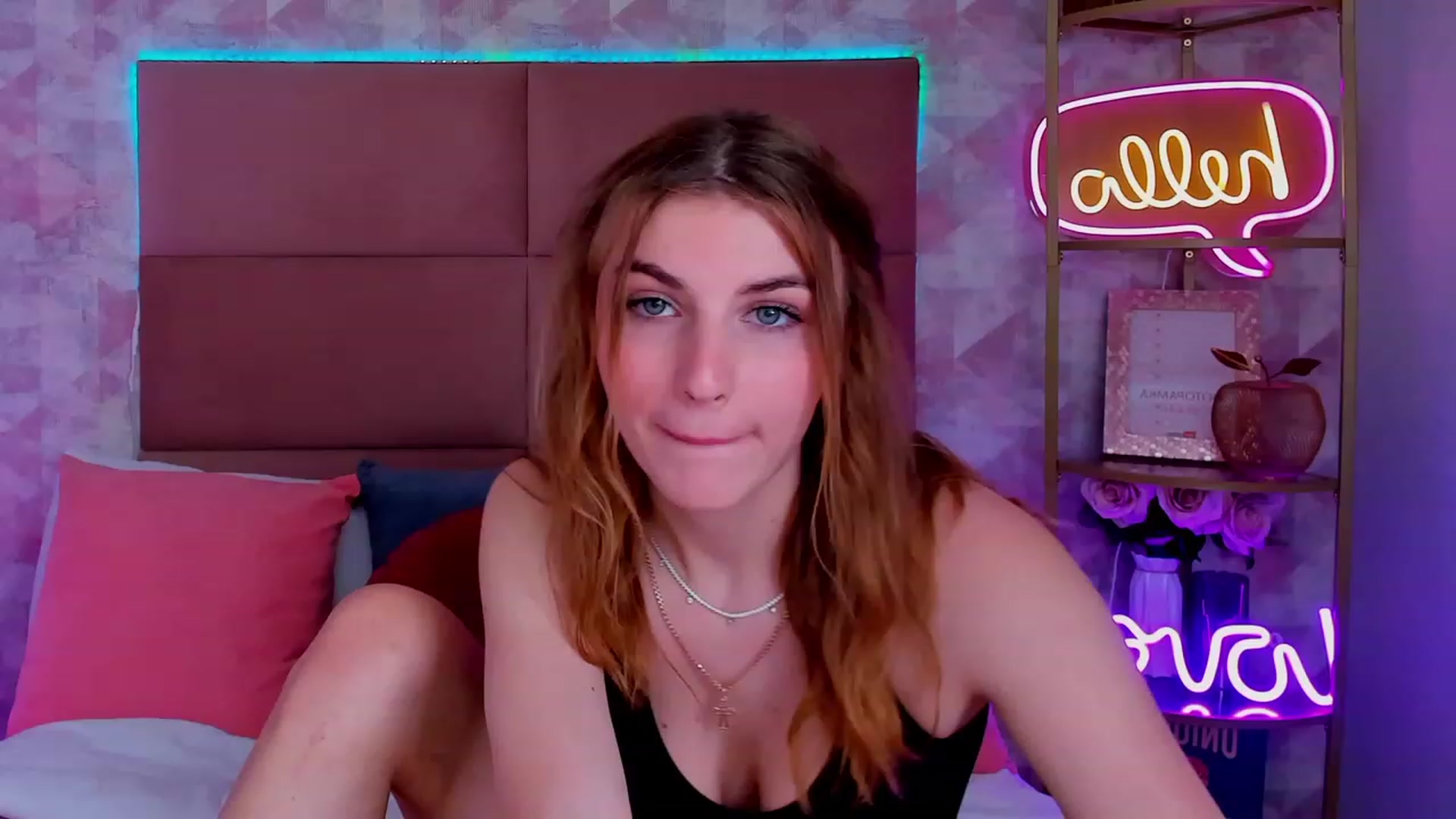 Gallery image thumbnail from OhCarrie's myfreecams stream on, 12/05/2023, 11:57 image 3 of 20