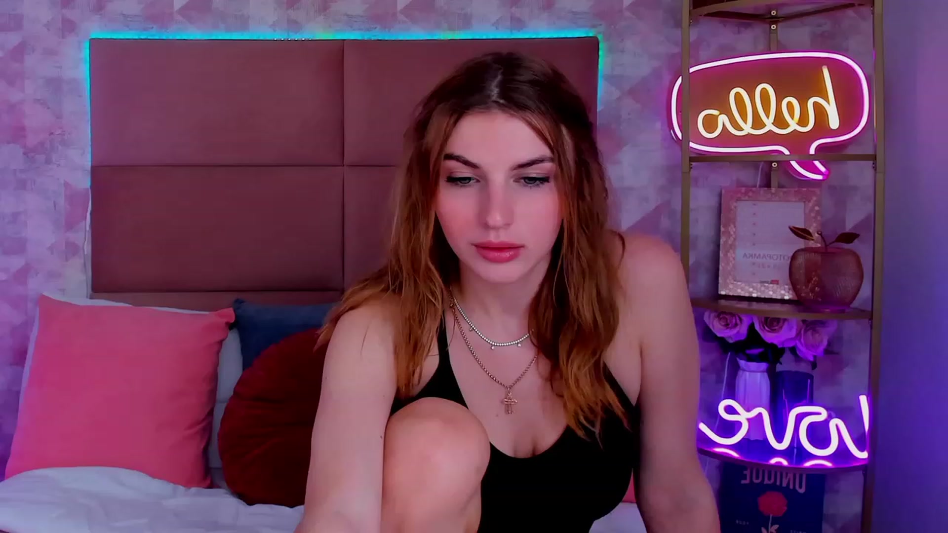 Gallery image thumbnail from OhCarrie's myfreecams stream on, 12/05/2023, 11:57 image 6 of 20