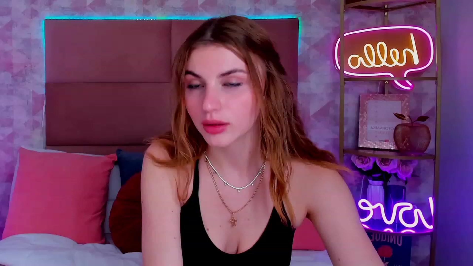 Gallery image thumbnail from OhCarrie's myfreecams stream on, 12/05/2023, 11:57 image 16 of 20
