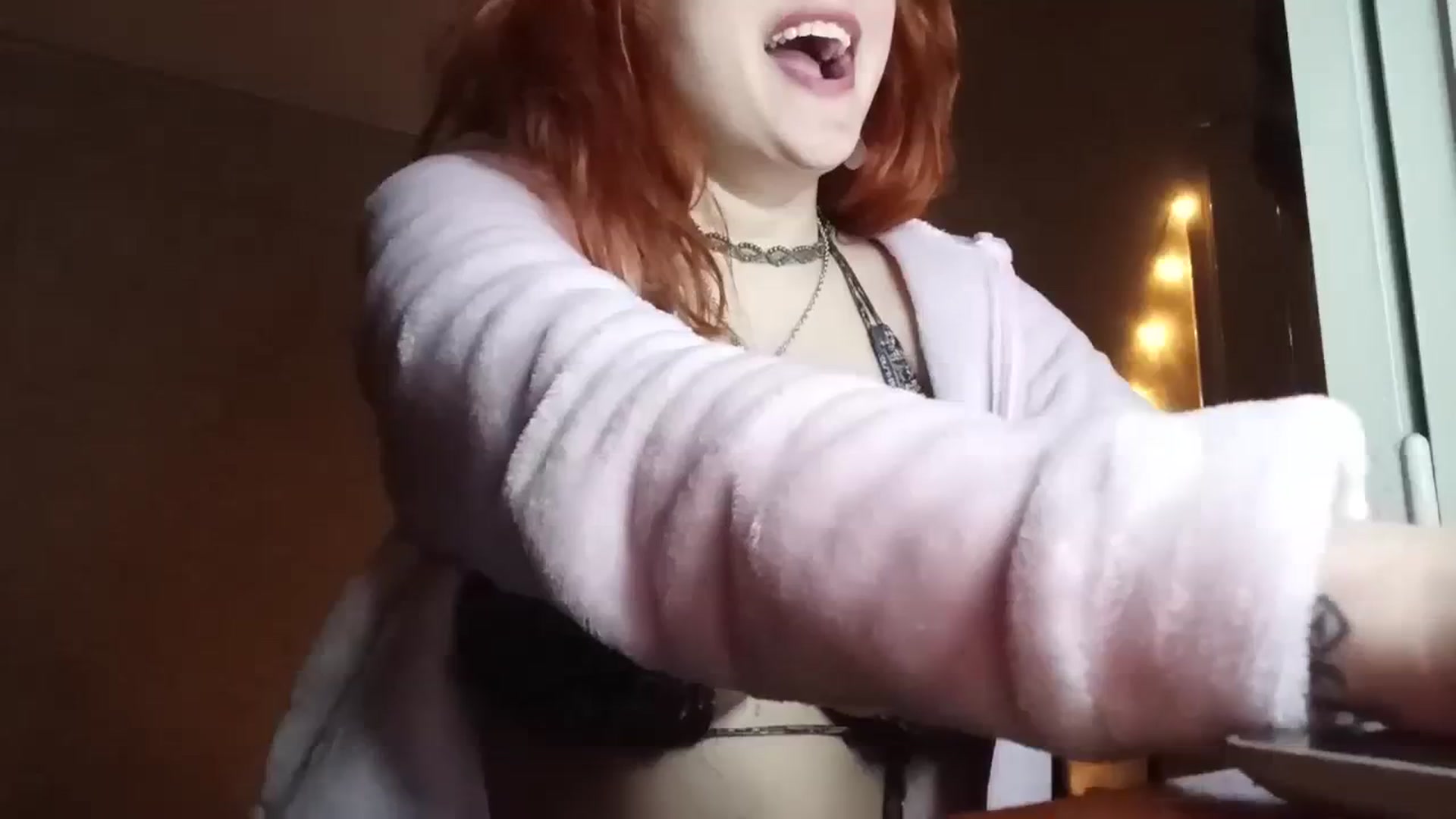Gallery image thumbnail from OhGod's myfreecams stream on, 10/18/2023, 07:10 image 19 of 20