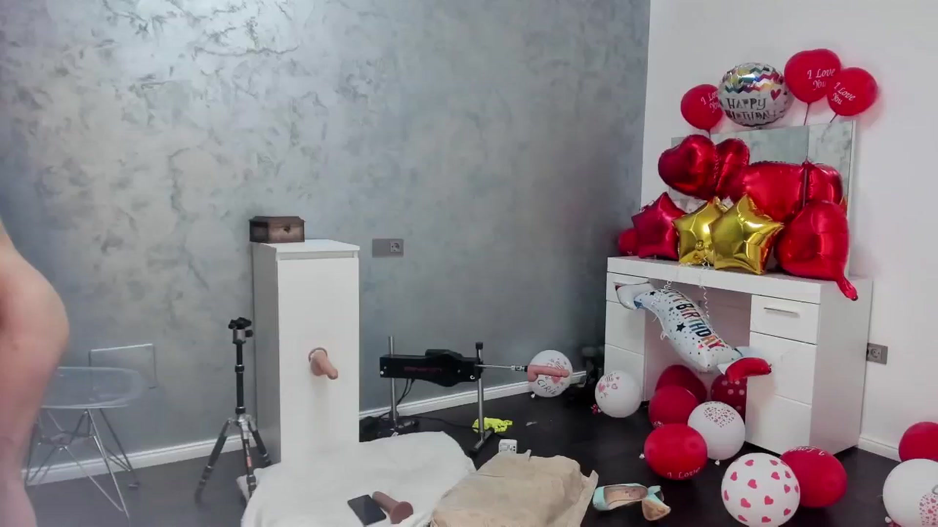 Gallery image thumbnail from OhMyBirthday's myfreecams stream on, 06/10/2024, 07:18 image 13 of 20