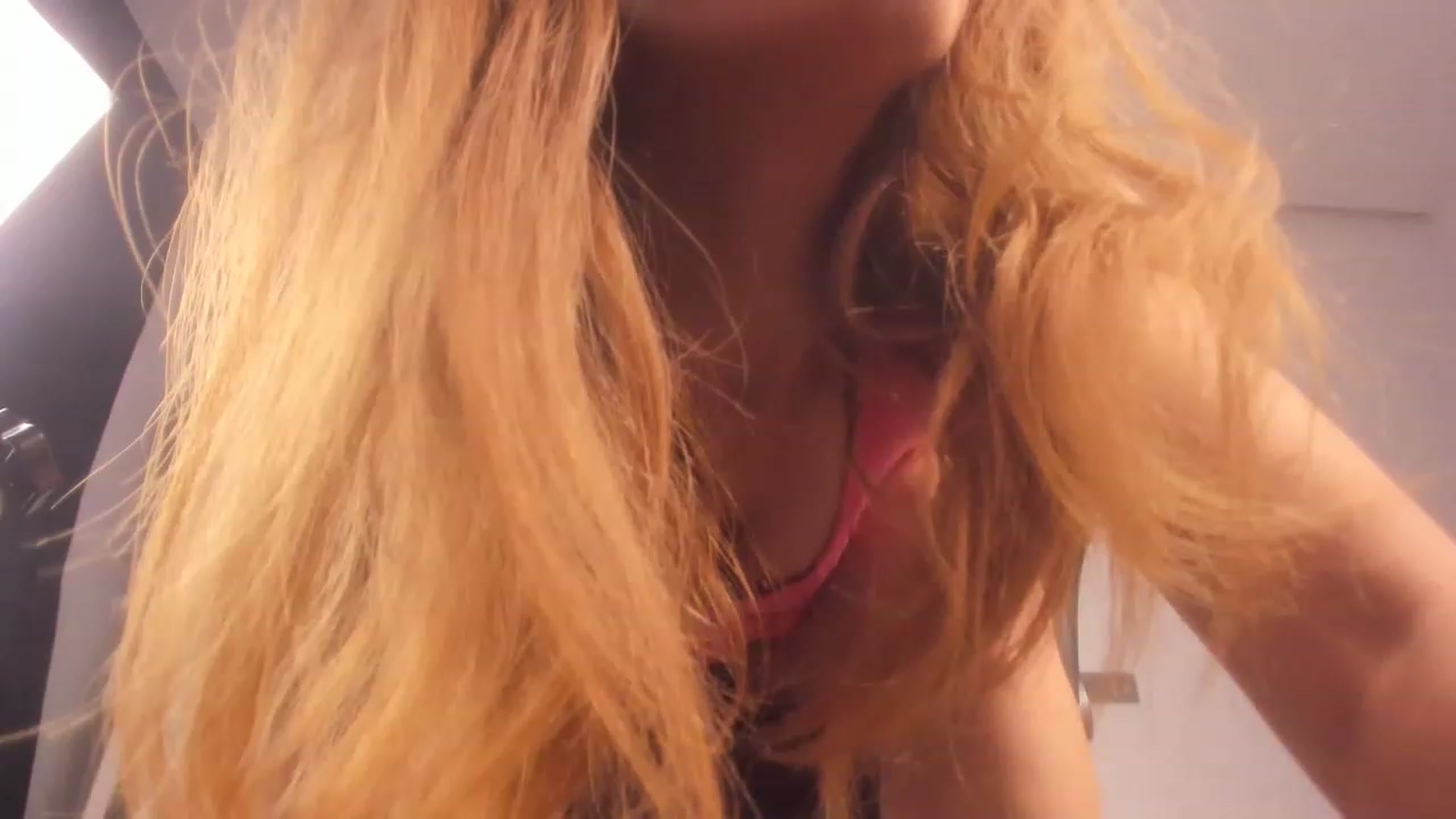 Gallery image thumbnail from OhMyMiaa's myfreecams stream on, 11/21/2022, 07:33 image 18 of 20