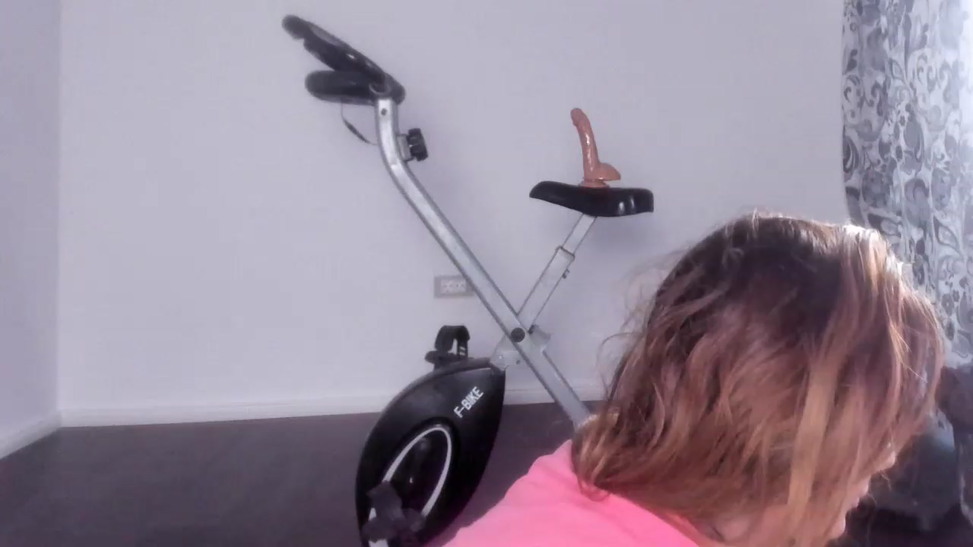 Gallery image thumbnail from OhMyMiaa's myfreecams stream on, 11/21/2022, 12:50 image 5 of 20