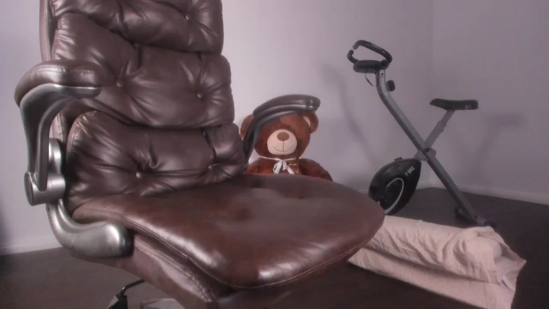 Gallery image thumbnail from OhMyMiaa's myfreecams stream on, 11/23/2022, 10:30 image 4 of 20
