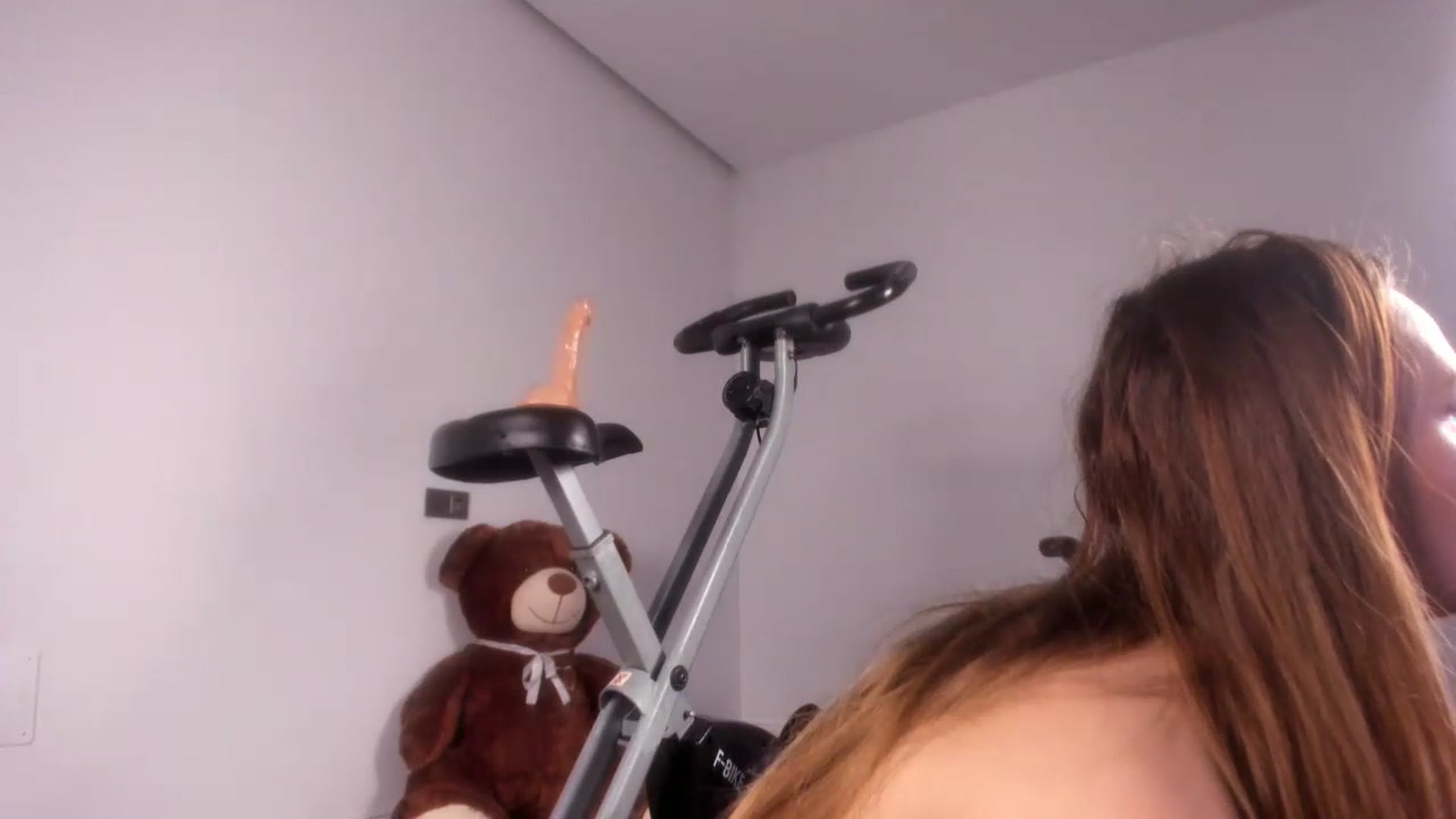 Gallery image thumbnail from OhMyMiaa's myfreecams stream on, 11/26/2022, 09:05 image 17 of 20