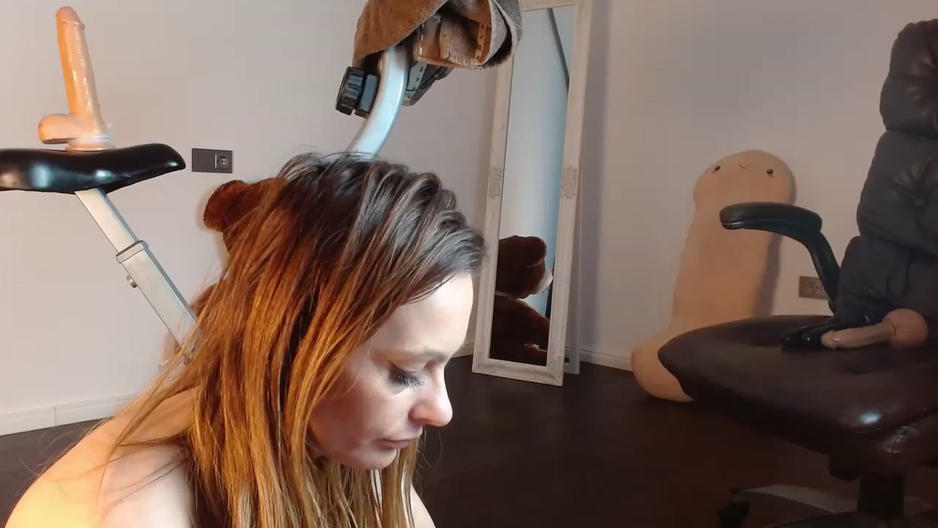 Gallery image thumbnail from OhMyMiaa's myfreecams stream on, 11/29/2022, 10:56 image 19 of 20