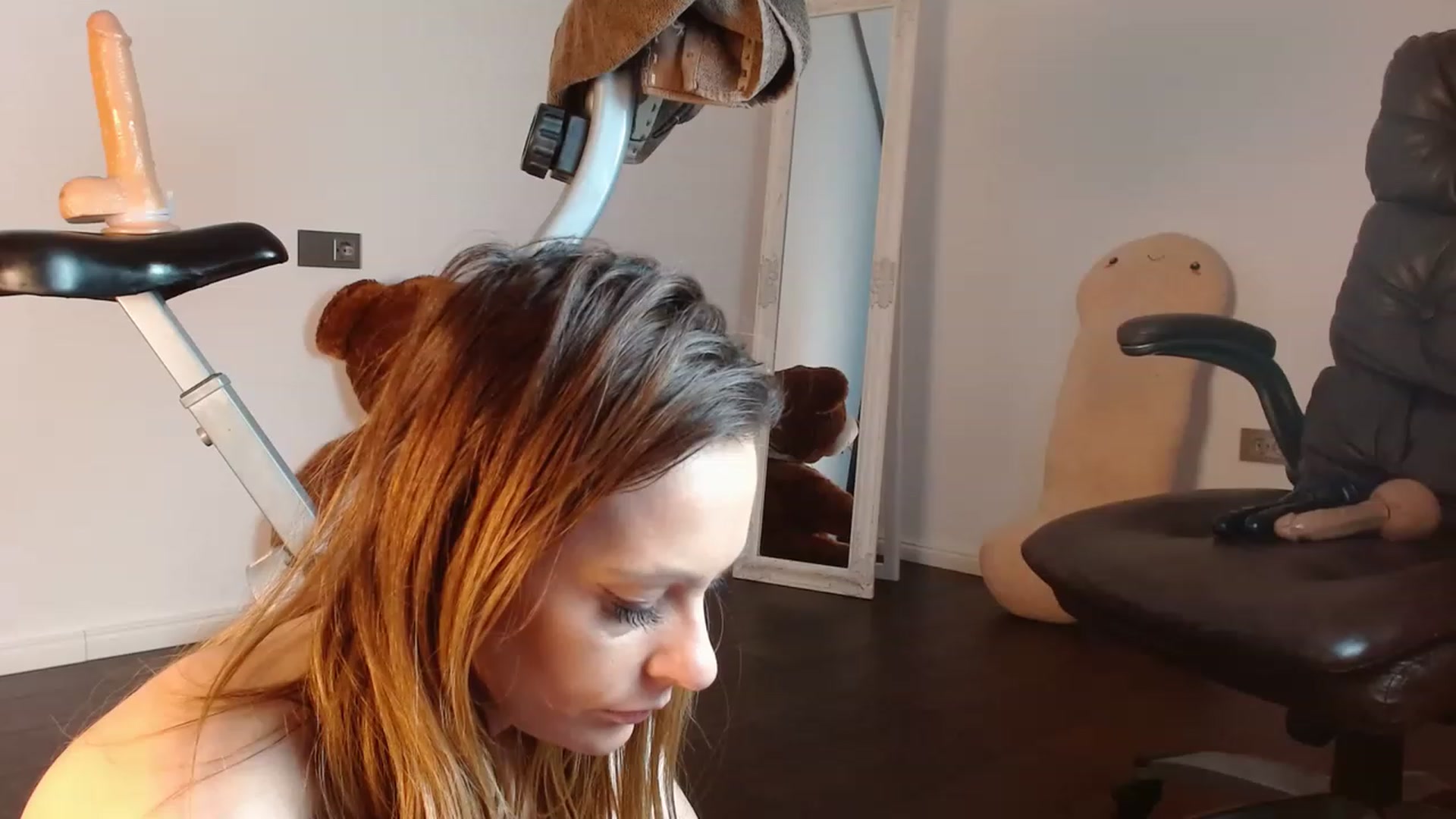 Gallery image thumbnail from OhMyMiaa's myfreecams stream on, 11/29/2022, 10:56 image 16 of 20