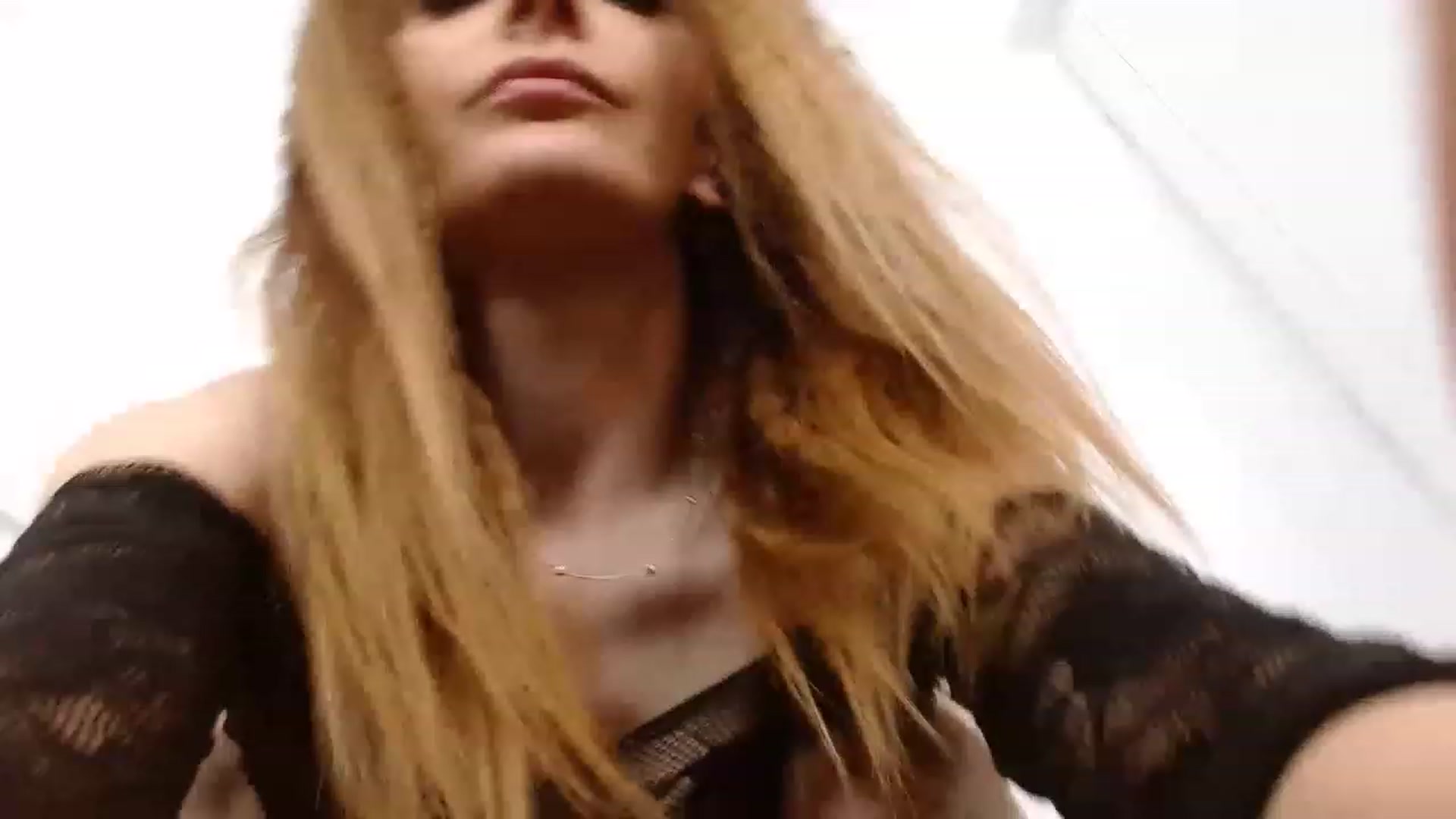 Gallery image thumbnail from OhMyMiaa's myfreecams stream on, 01/29/2023, 09:19 image 5 of 20