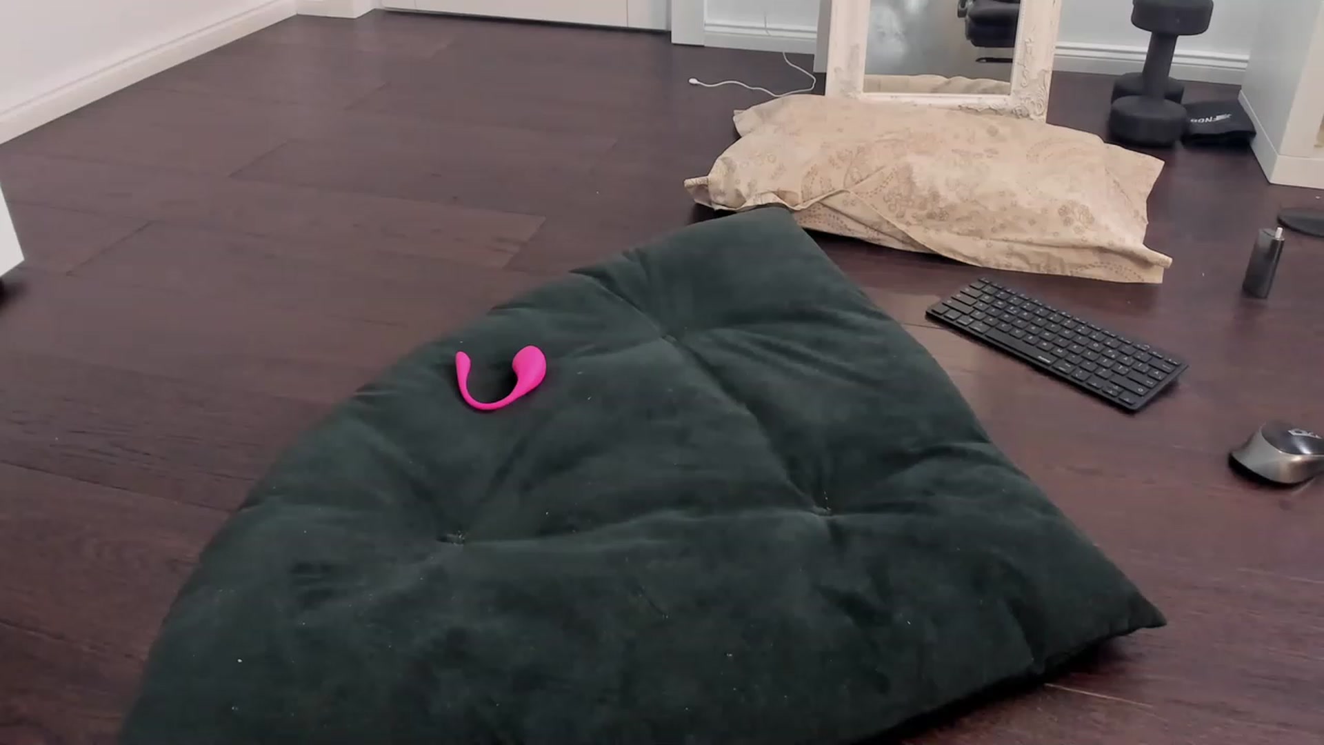 Gallery image thumbnail from OhMyMiaa's myfreecams stream on, 03/23/2023, 09:37 image 3 of 20