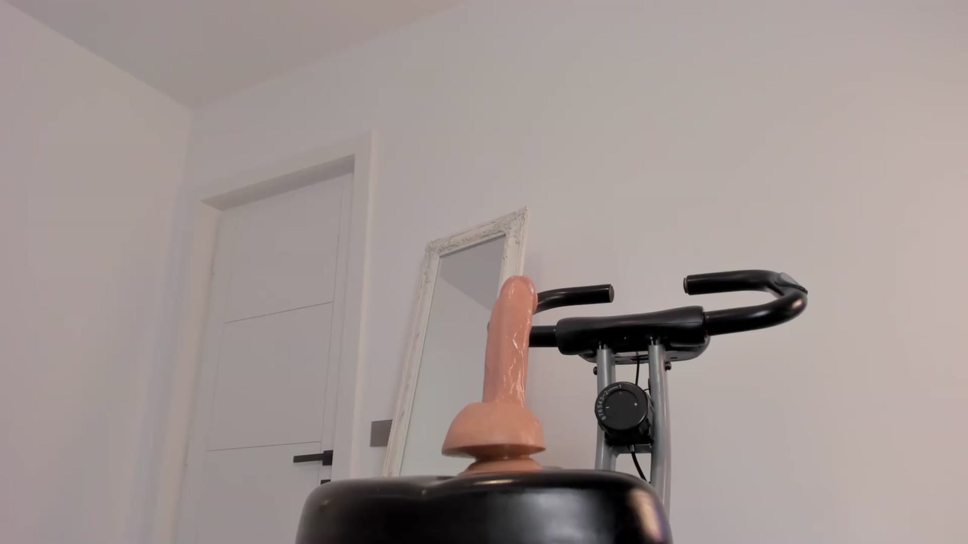 Gallery image thumbnail from OhMyMiaa's myfreecams stream on, 04/04/2023, 10:45 image 2 of 20