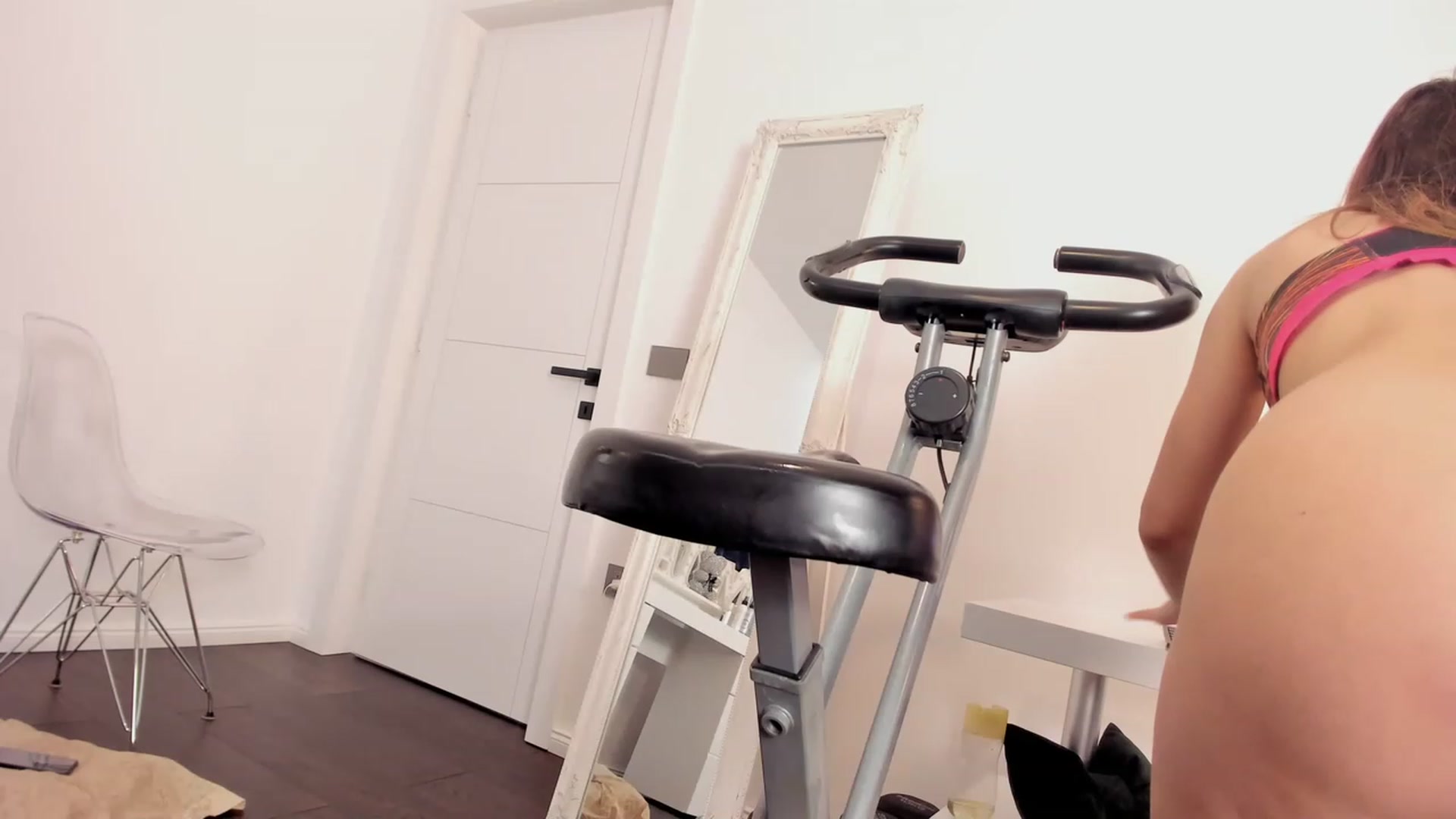 Gallery image thumbnail from OhMyMiaa's myfreecams stream on, 04/06/2023, 07:58 image 7 of 20
