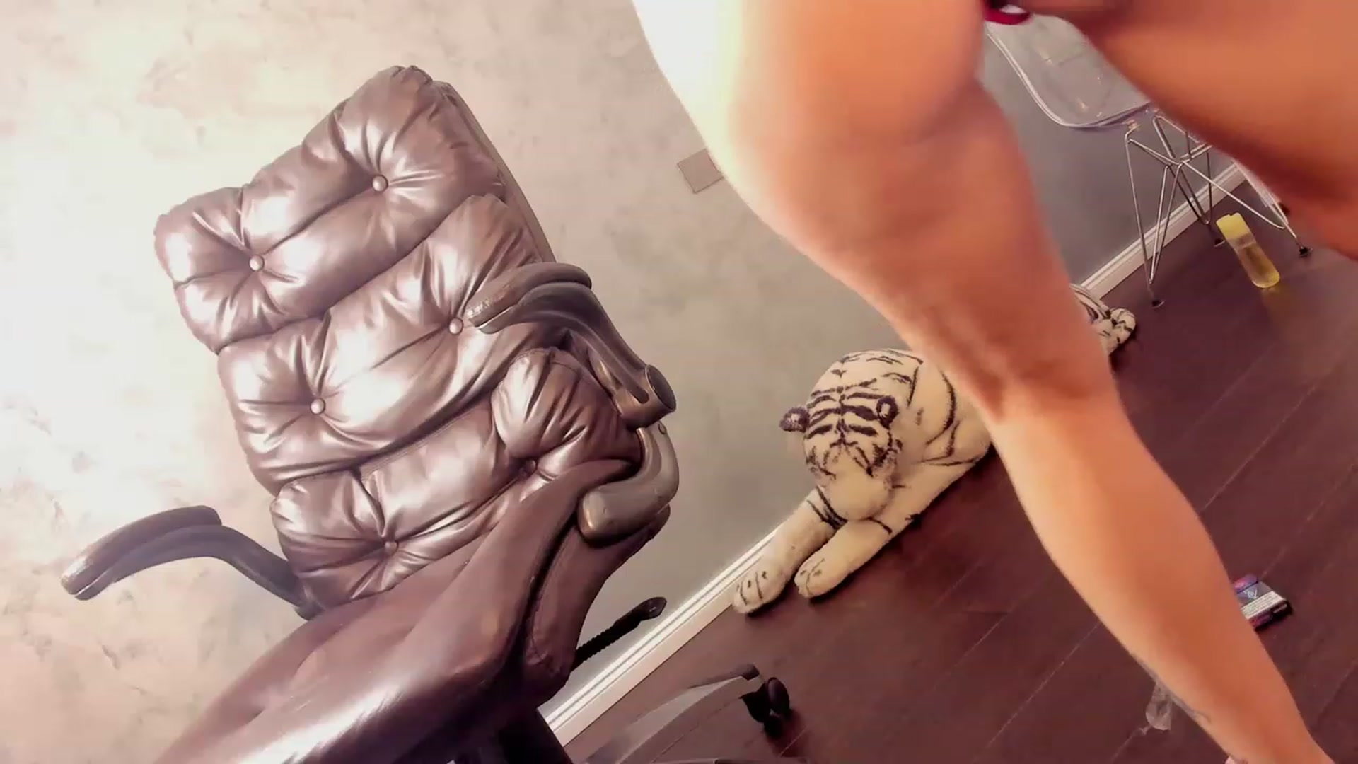 Gallery image thumbnail from OhMyMiaa's myfreecams stream on, 04/17/2023, 06:54 image 4 of 20