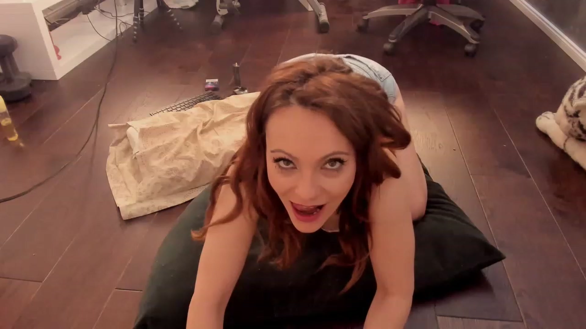 Gallery image thumbnail from OhMyMiaa's myfreecams stream on, 04/30/2023, 06:34 image 5 of 20