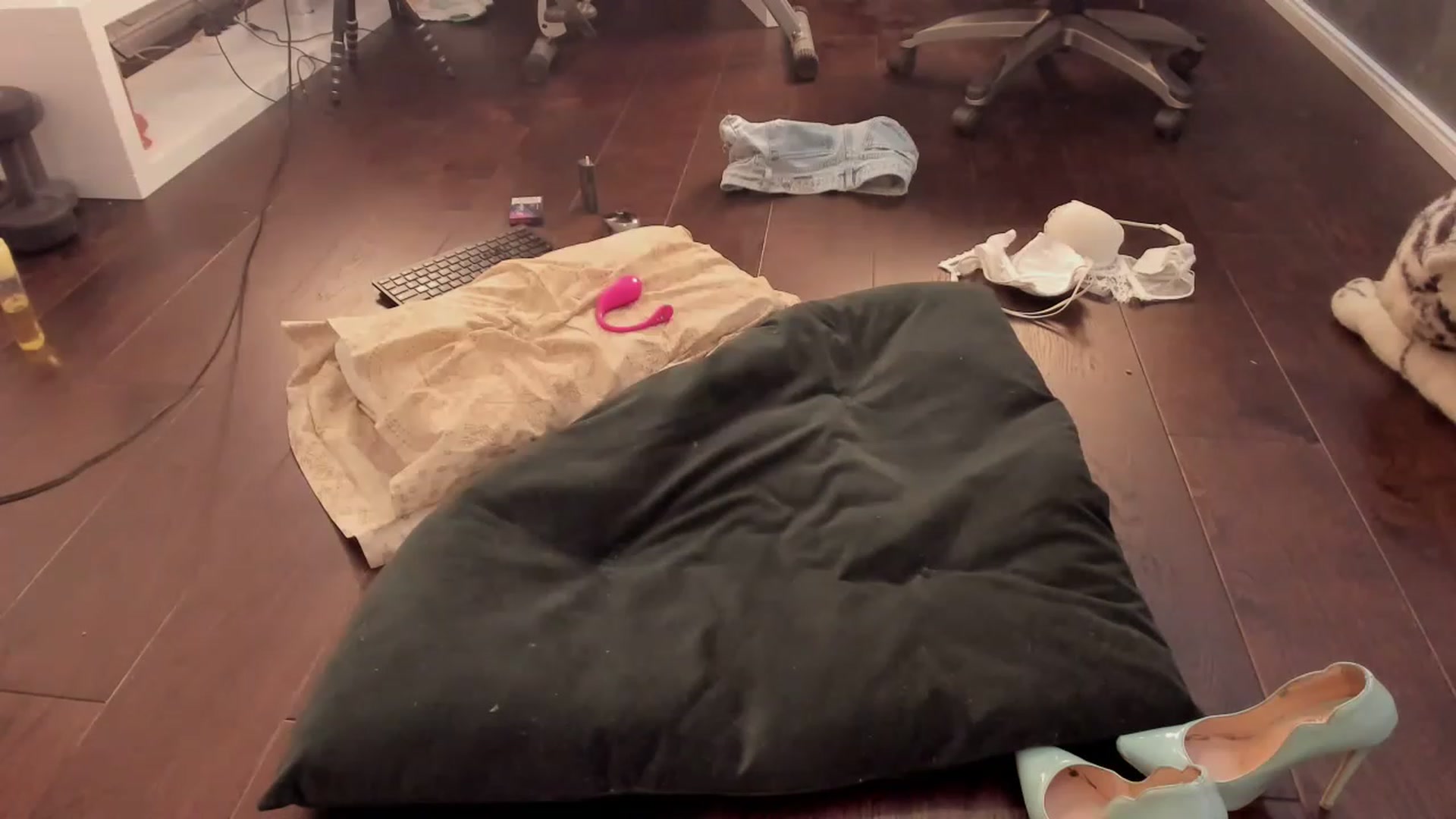 Gallery image thumbnail from OhMyMiaa's myfreecams stream on, 04/30/2023, 06:34 image 1 of 20