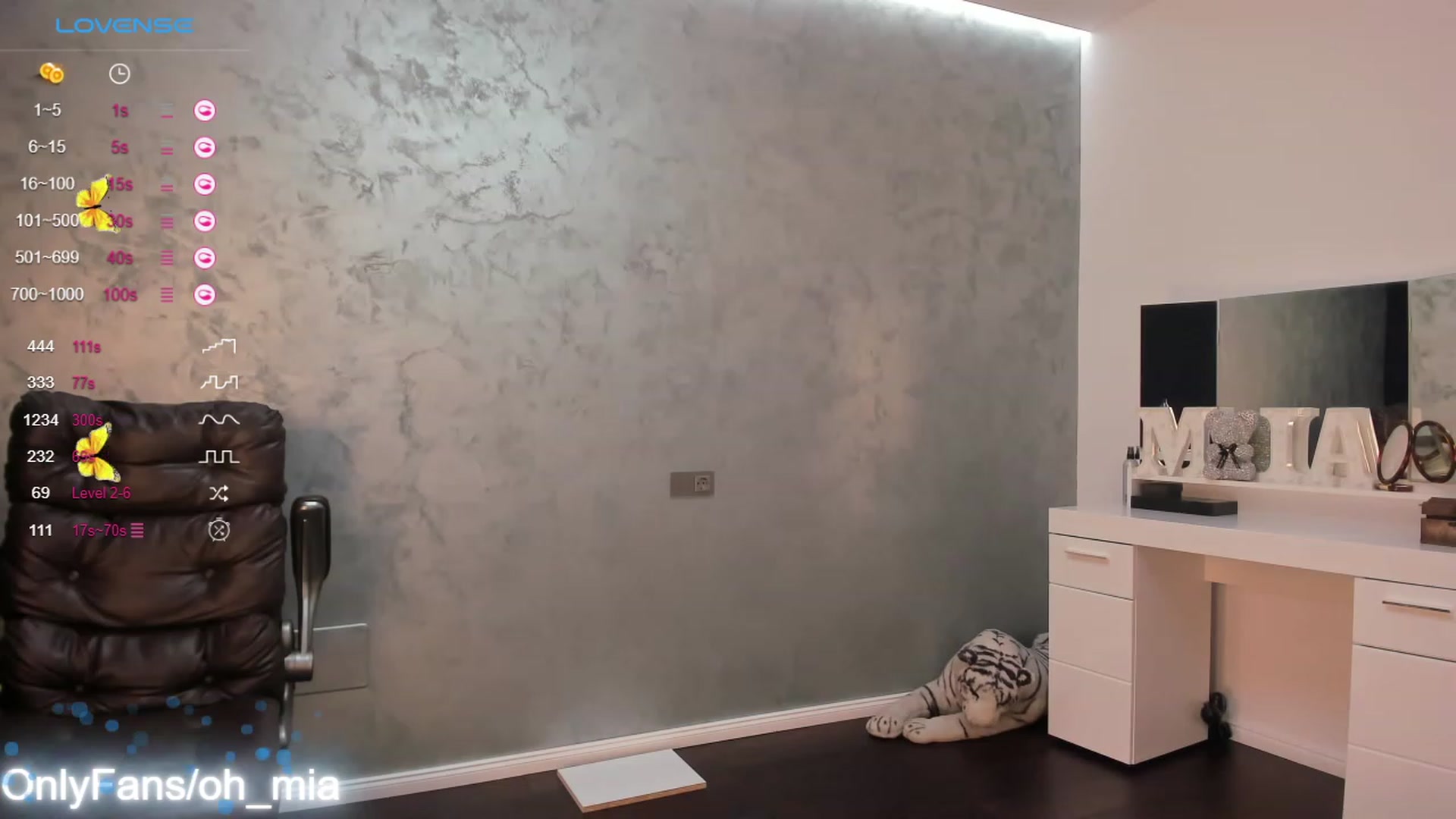 Gallery image thumbnail from OhMyMiaa's myfreecams stream on, 09/25/2023, 06:35 image 4 of 20