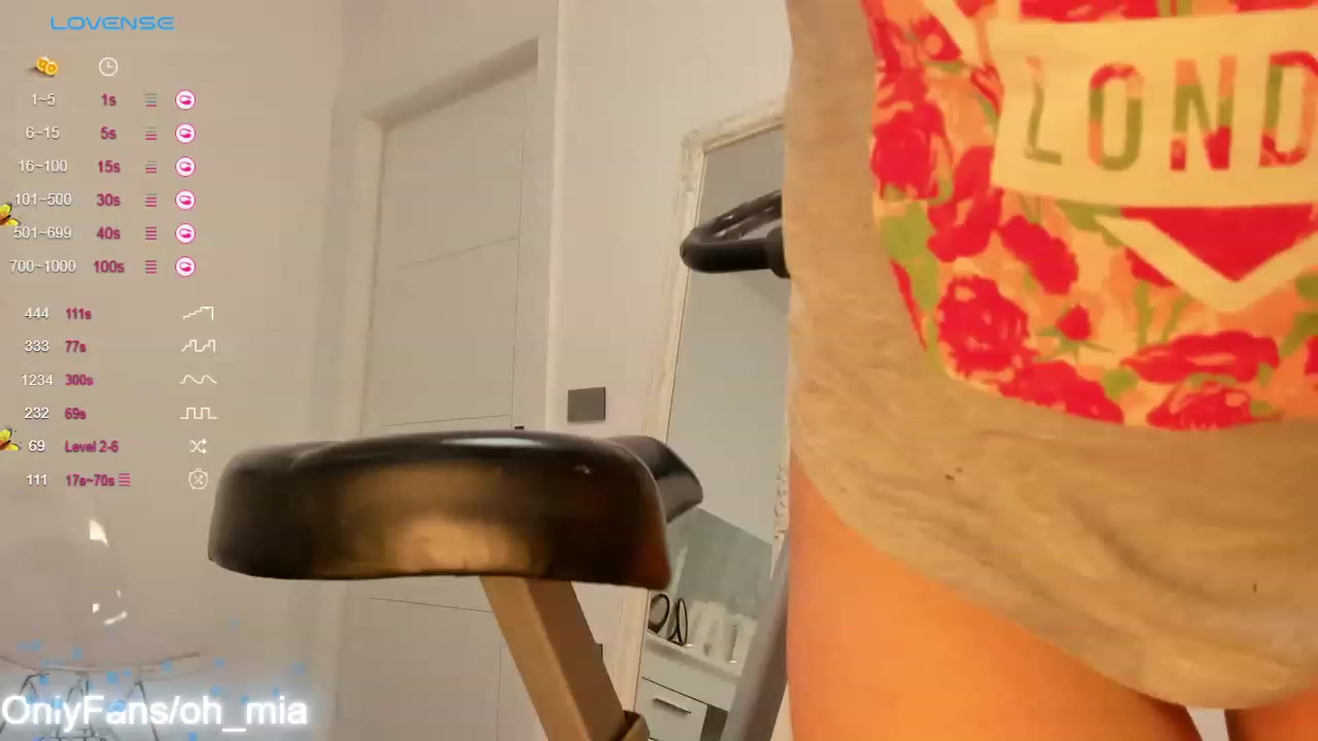 Gallery image thumbnail from OhMyMiaa's myfreecams stream on, 09/27/2023, 07:46 image 13 of 20