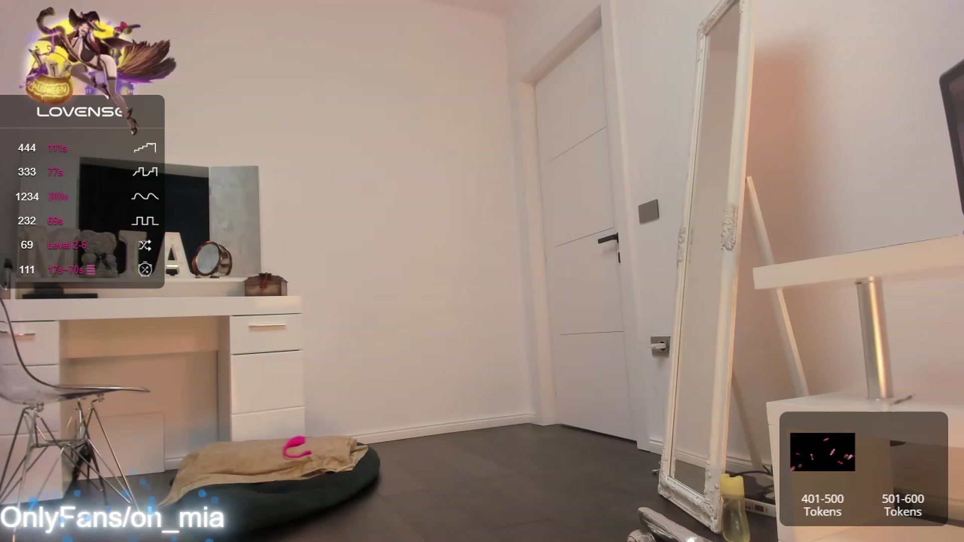 Gallery image thumbnail from OhMyMiaa's myfreecams stream on, 10/29/2023, 07:30 image 5 of 20