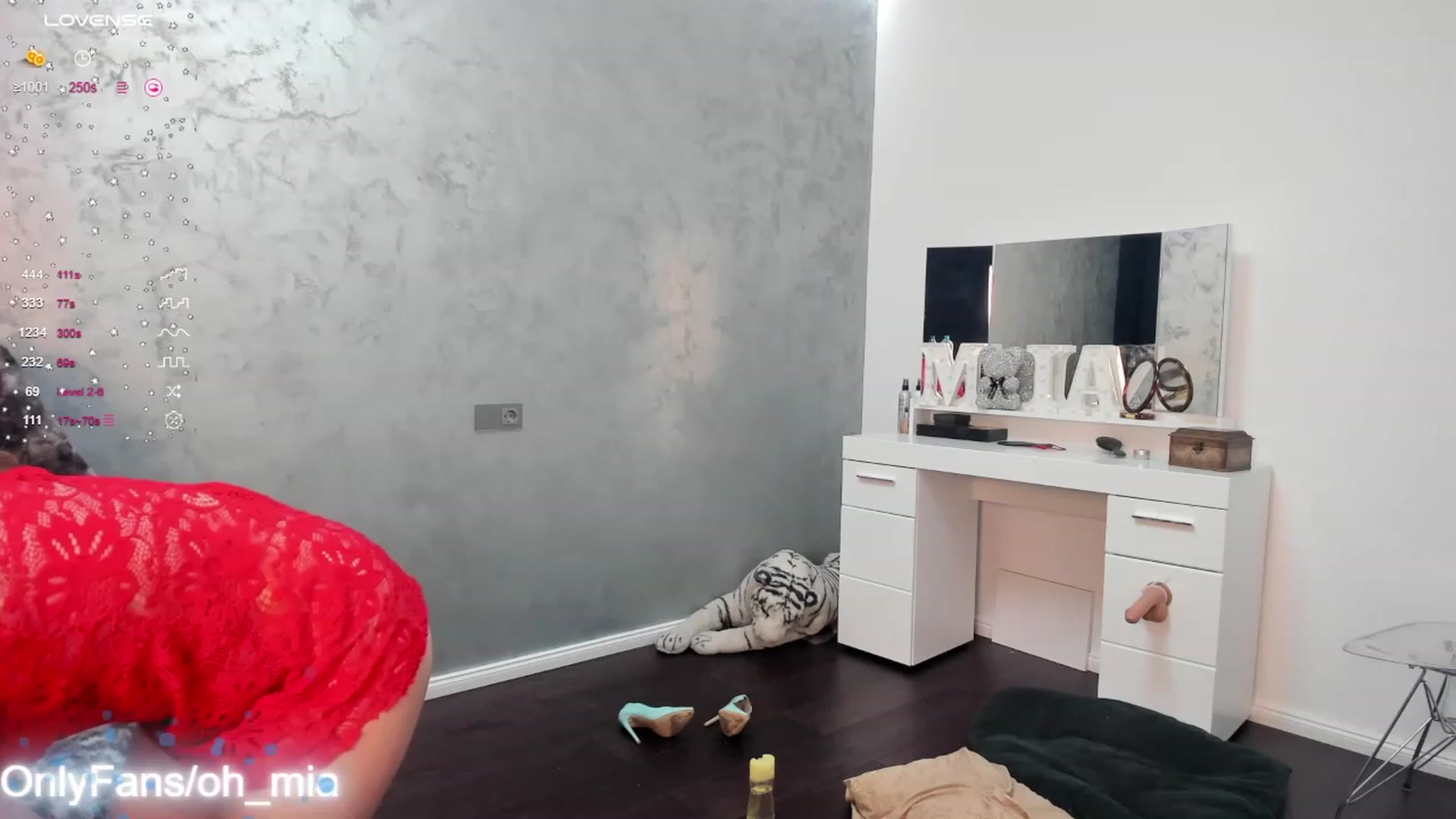 Gallery image thumbnail from OhMyMiaa's myfreecams stream on, 11/08/2023, 07:43 image 15 of 20