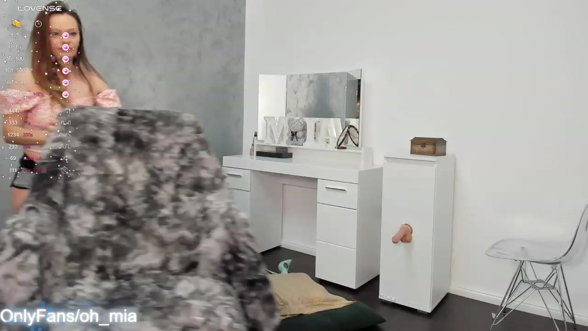Gallery image thumbnail from OhMyMiaa's myfreecams stream on, 11/19/2023, 09:03 image 8 of 20