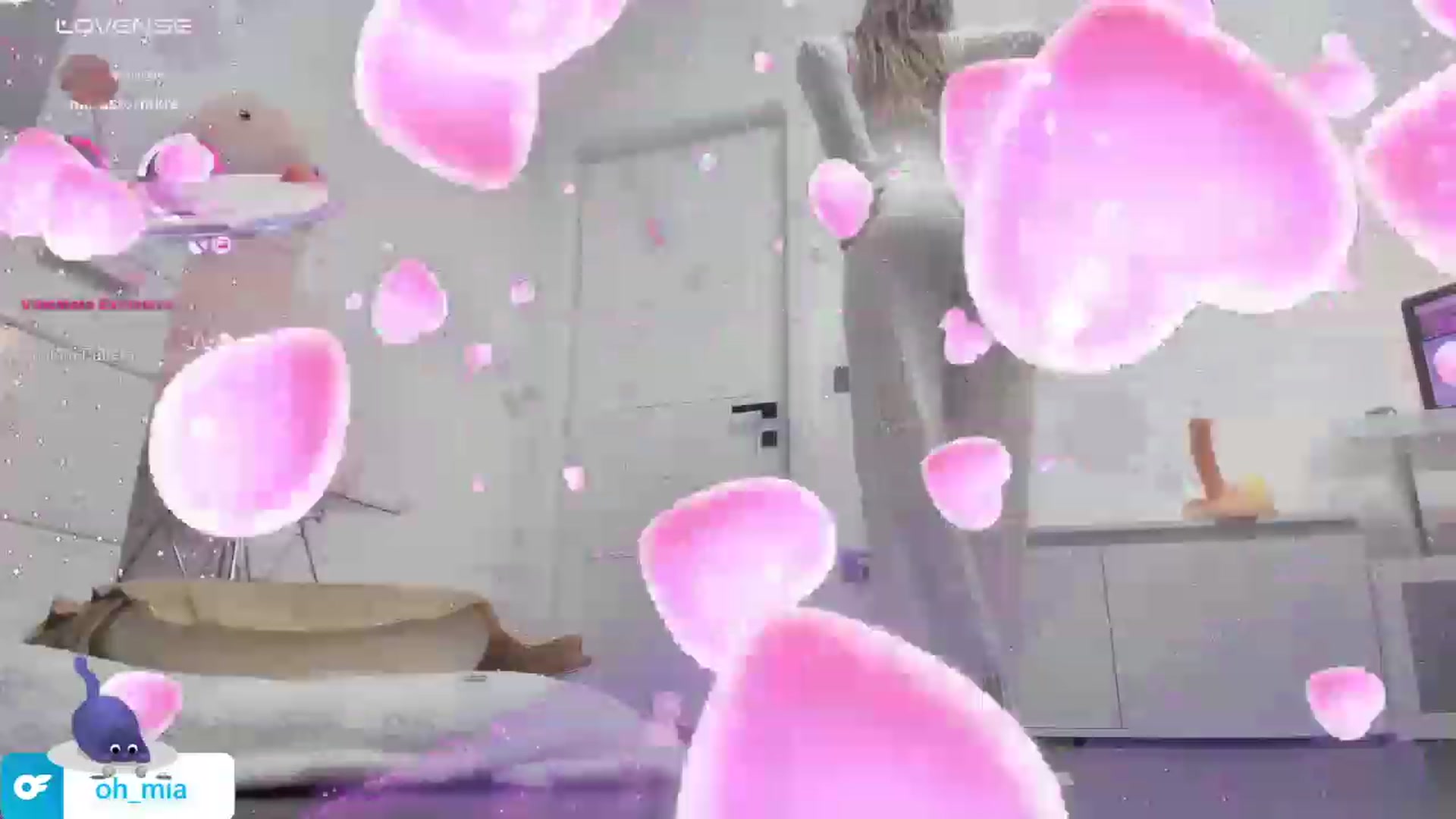 Gallery image thumbnail from OhMyMiaa's myfreecams stream on, 01/06/2024, 11:19 image 2 of 20