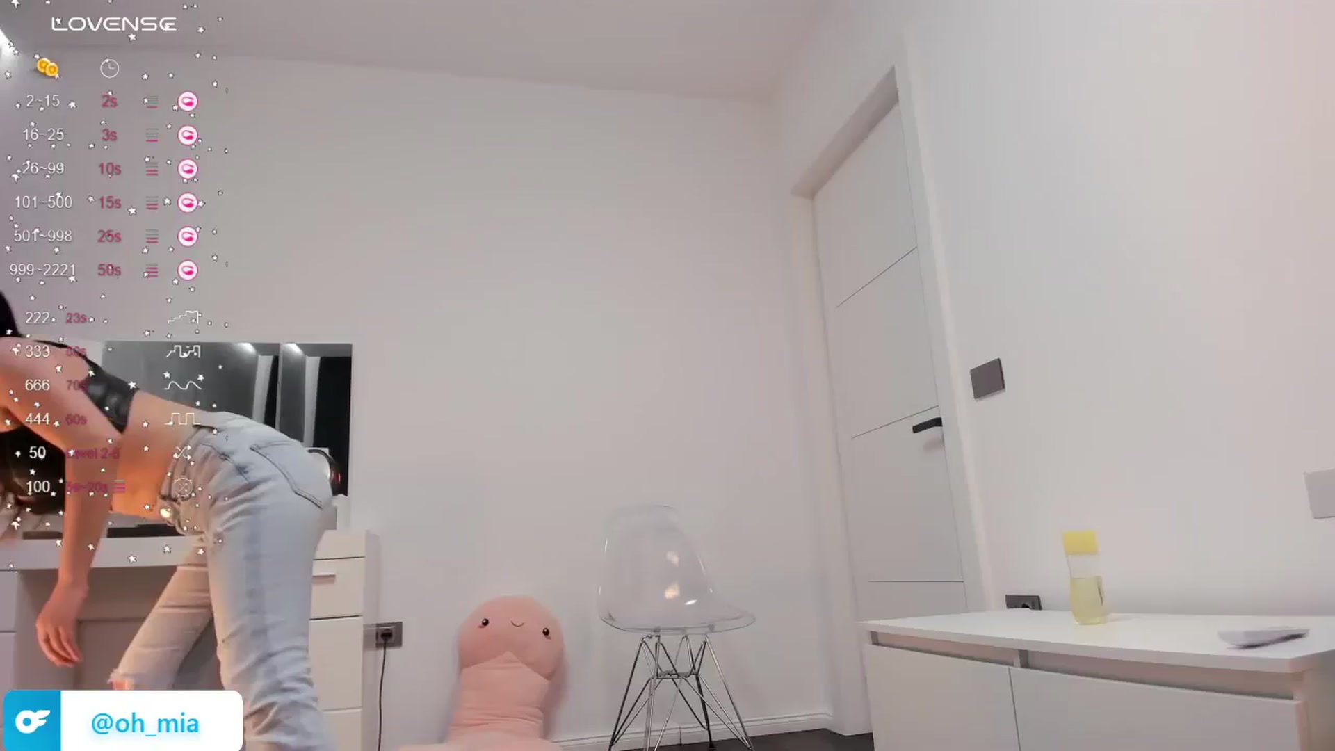 Gallery image thumbnail from OhMyMiaa's myfreecams stream on, 04/21/2024, 08:13 image 3 of 20