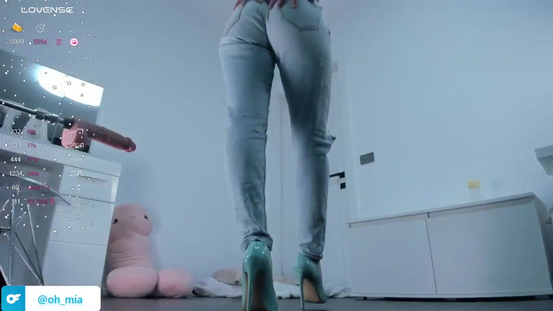 Gallery image thumbnail from OhMyMiaa's myfreecams stream on, 05/11/2024, 08:37 image 10 of 20
