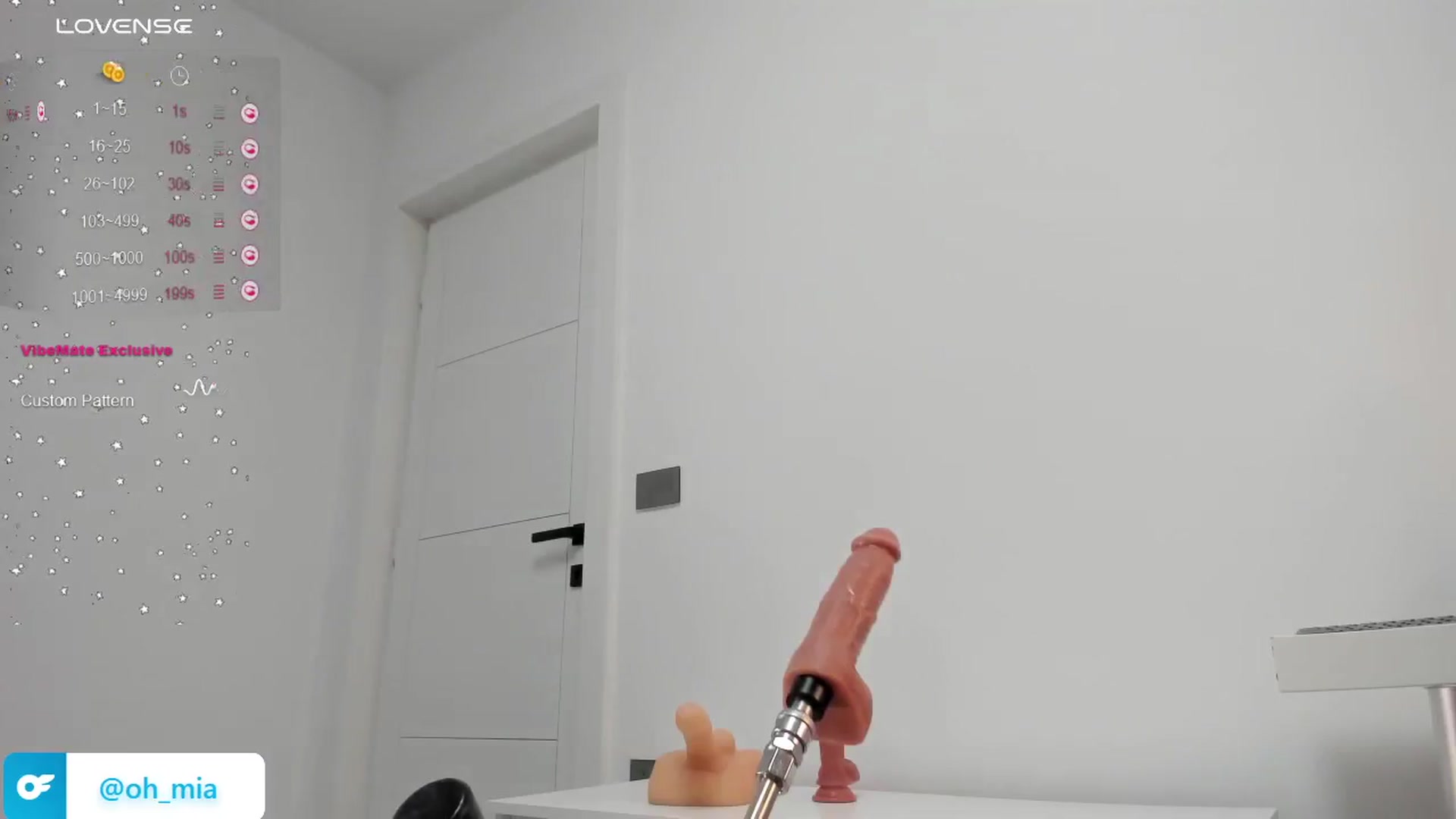 Gallery image thumbnail from OhMyMiaa's myfreecams stream on, 05/14/2024, 07:37 image 13 of 20