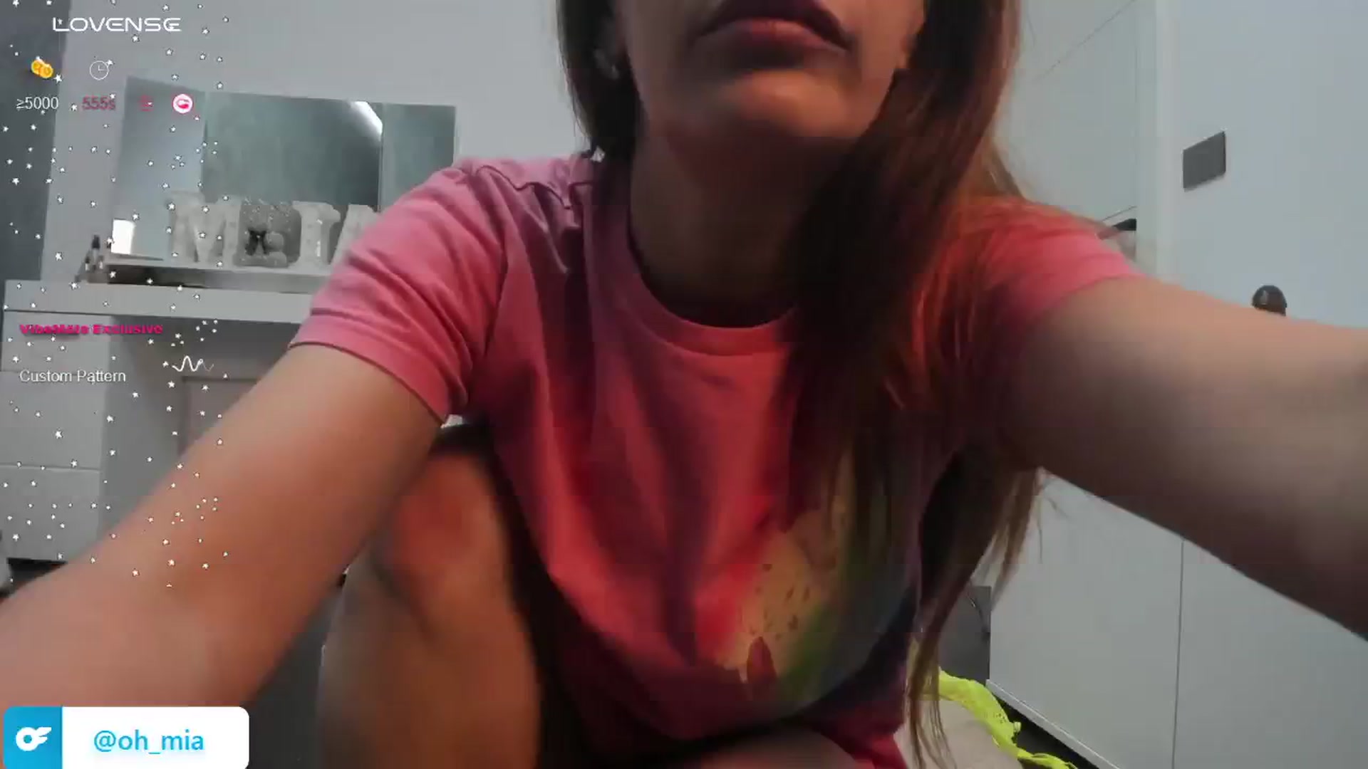 Gallery image thumbnail from OhMyMiaa's myfreecams stream on, 05/27/2024, 10:28 image 3 of 20