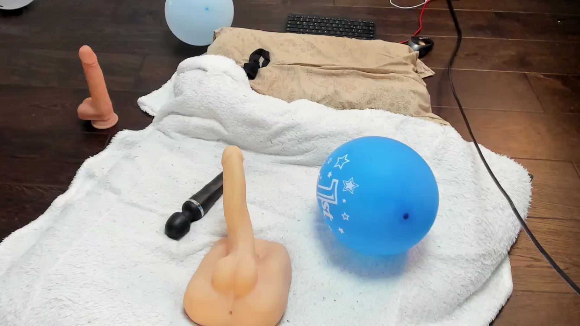 Gallery image thumbnail from OhMyMiaa's myfreecams stream on, 09/30/2024, 06:29 image 14 of 20