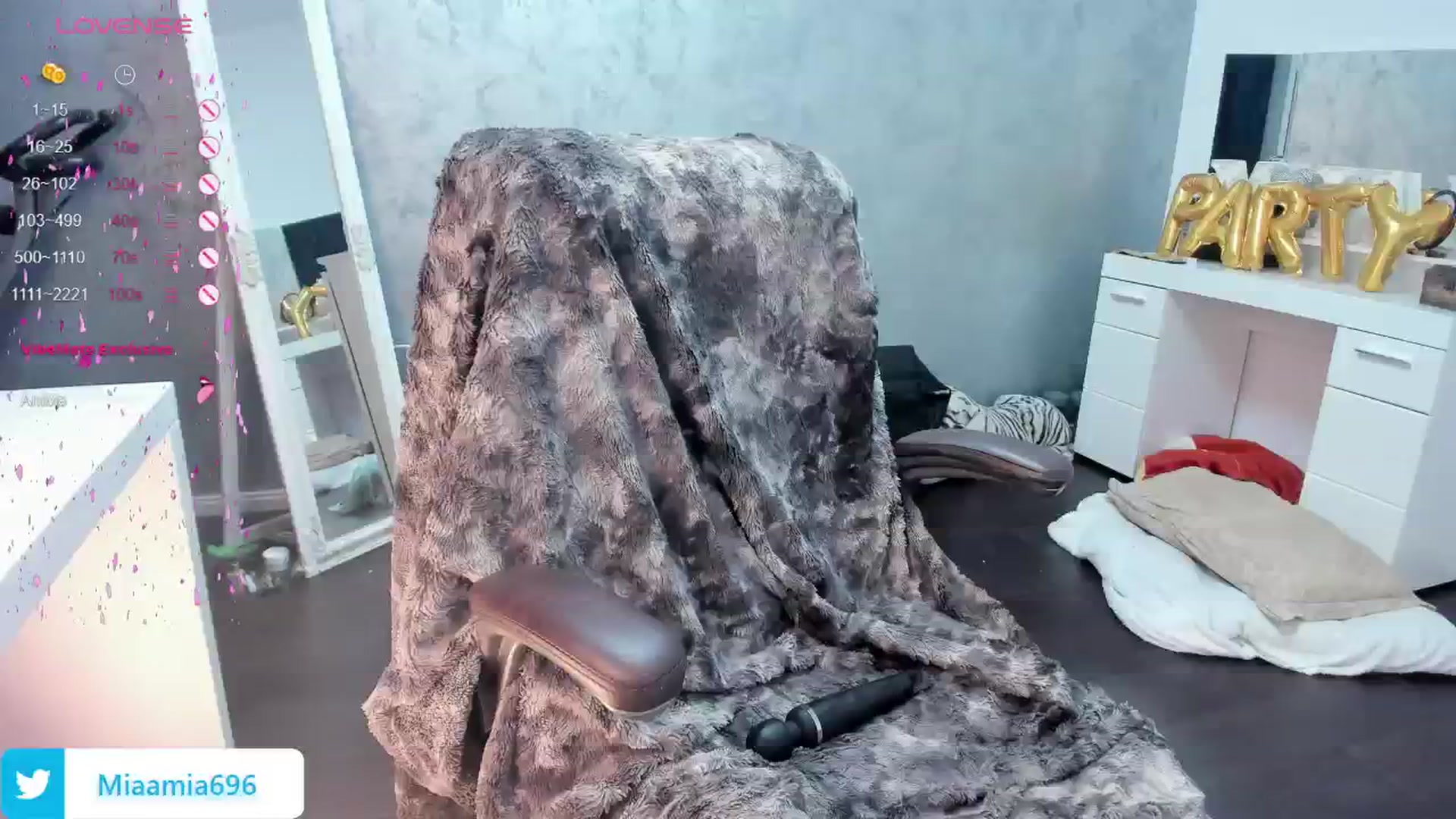 Gallery image thumbnail from OhMyMiaa's myfreecams stream on, 10/18/2024, 07:48 image 15 of 20
