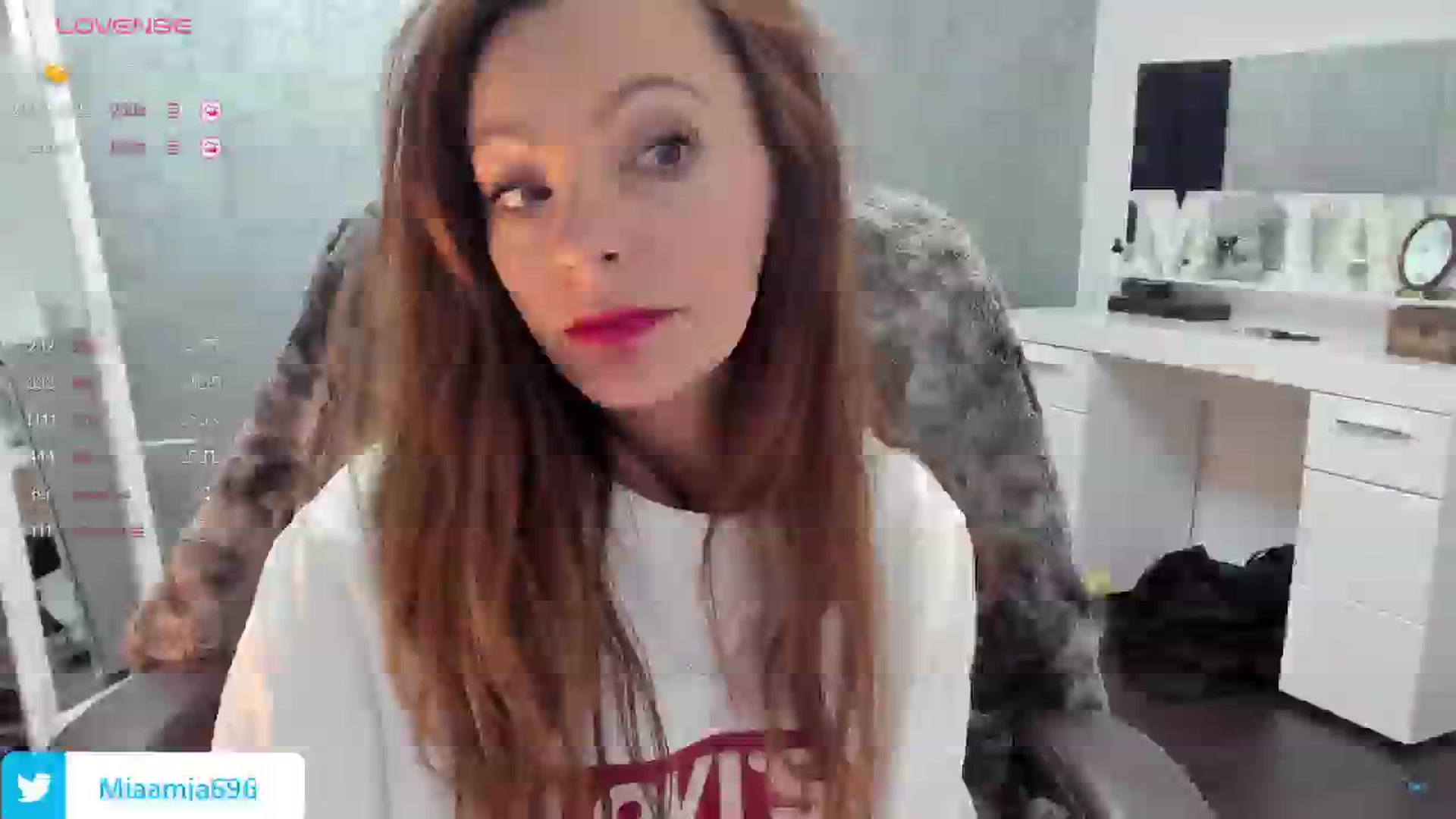Gallery image thumbnail from OhMyMiaa's myfreecams stream on, 11/15/2024, 08:56 image 19 of 20