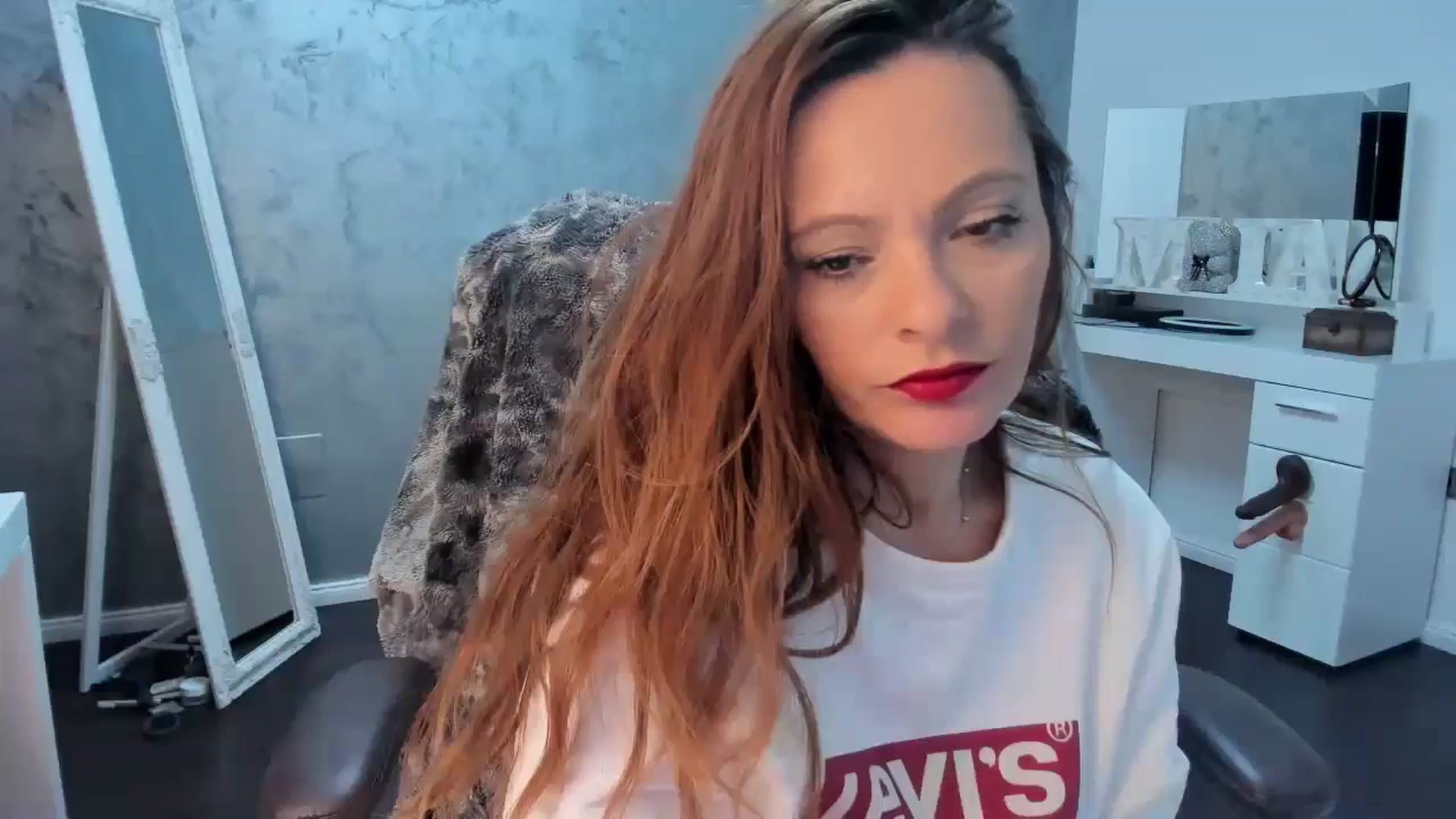 Gallery image thumbnail from OhMyMiaa's myfreecams stream on, 11/20/2024, 11:10 image 18 of 20