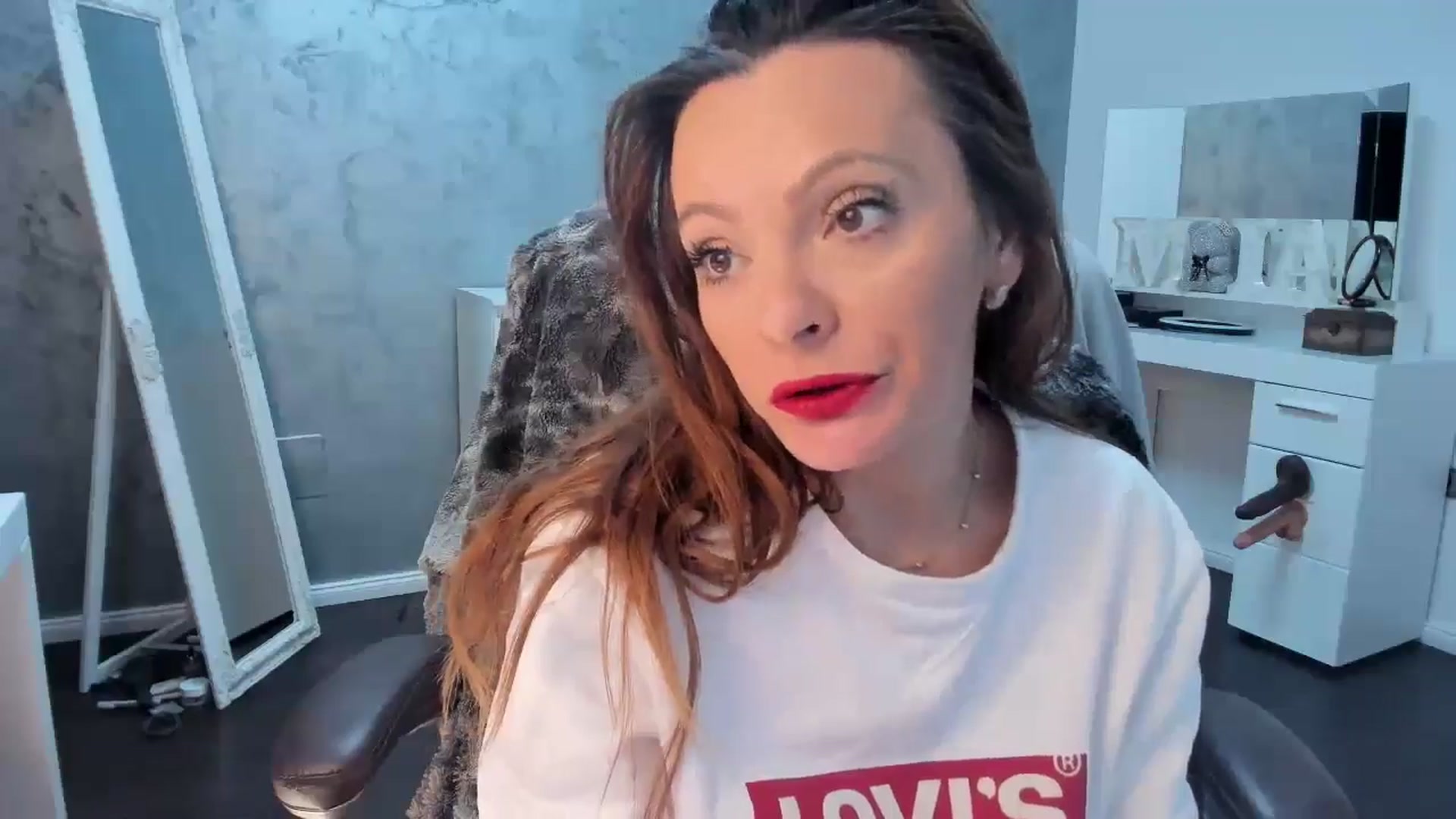 Gallery image thumbnail from OhMyMiaa's myfreecams stream on, 11/20/2024, 11:10 image 5 of 20