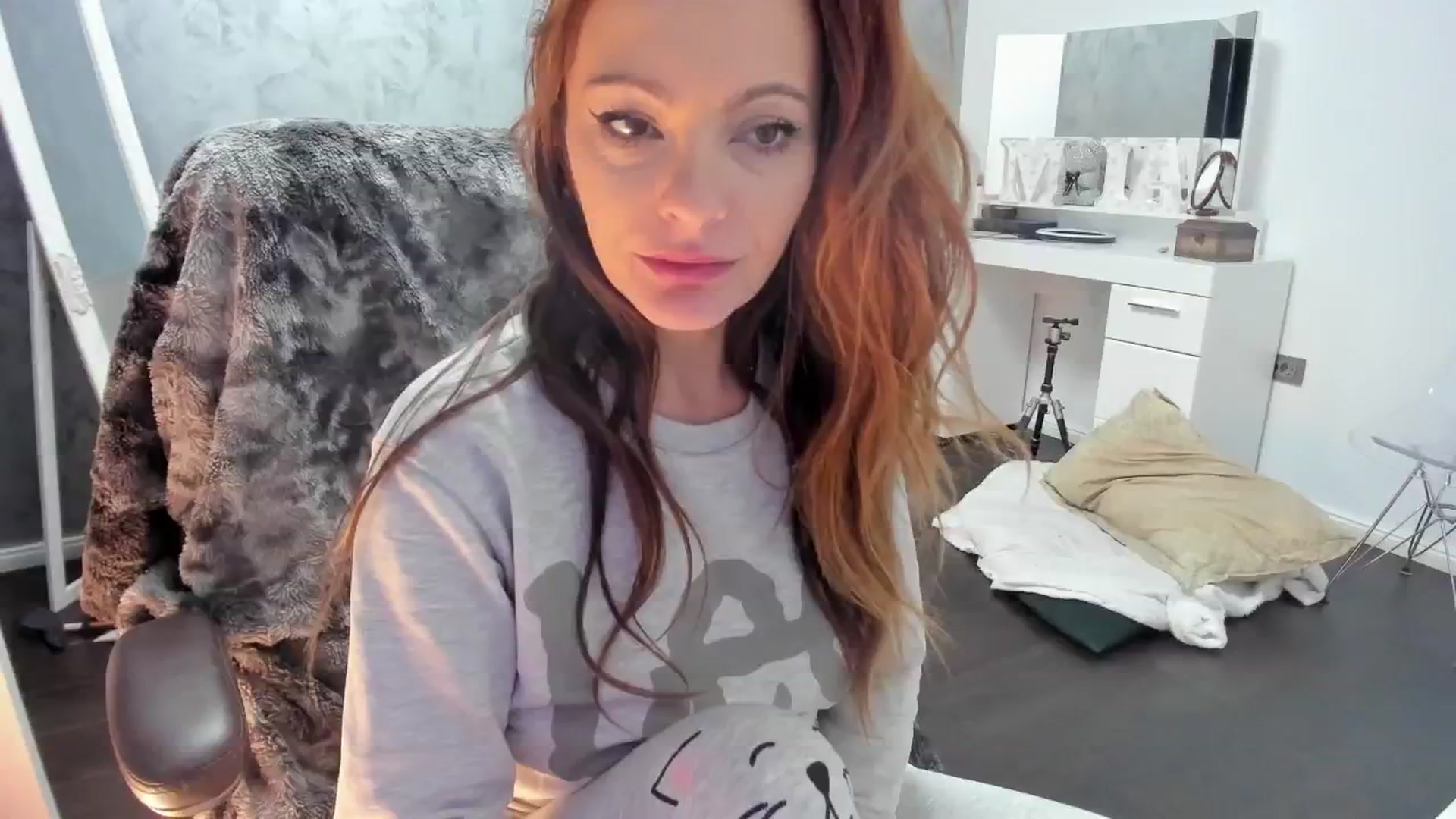 Gallery image thumbnail from OhMyMiaa's myfreecams stream on, 11/22/2024, 10:32 image 2 of 20