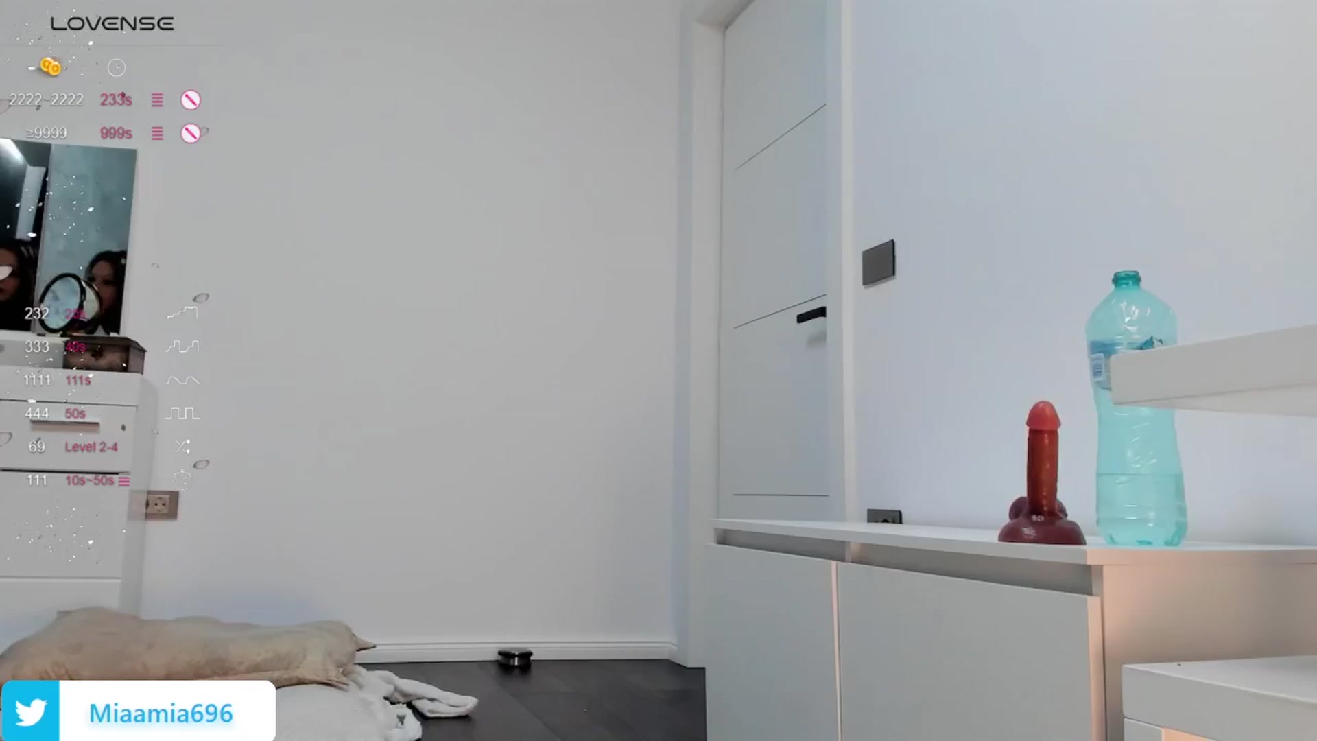 Gallery image thumbnail from OhMyMiaa's myfreecams stream on, 01/06/2025, 08:42 image 10 of 20