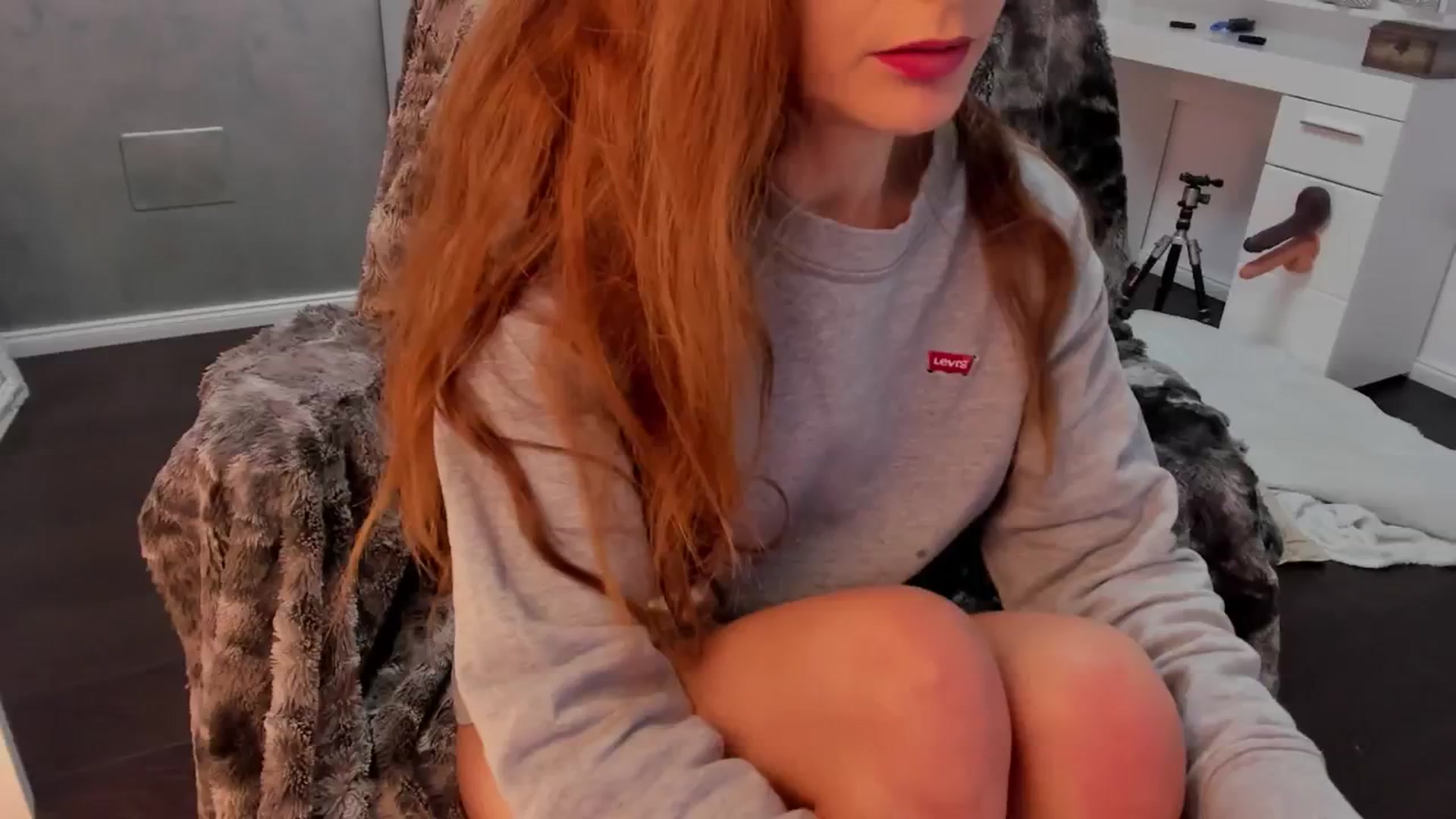 Gallery image thumbnail from OhMyMiaa's myfreecams stream on, 10/14/2025, 10:42 image 15 of 20