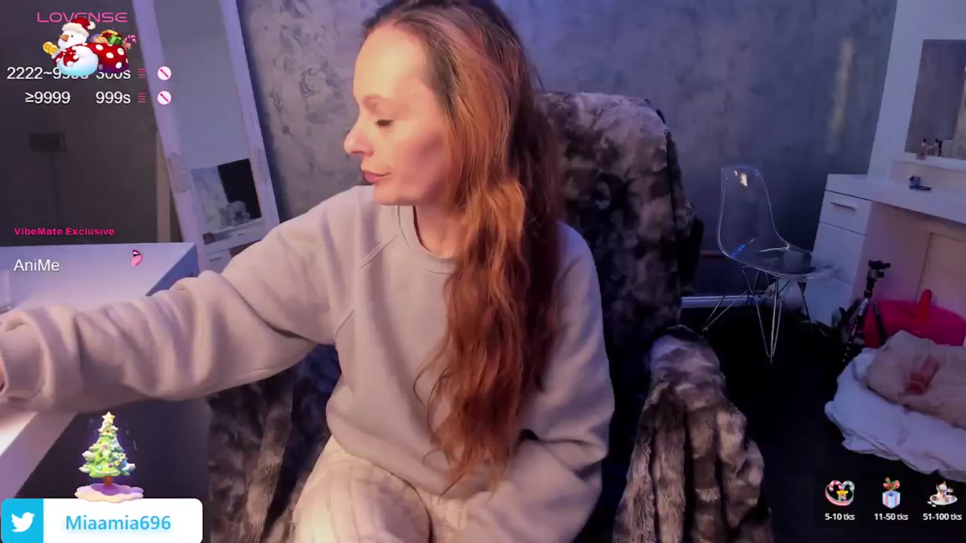 Gallery image thumbnail from OhMyMiaa's myfreecams stream on, 12/15/2025, 18:42 image 10 of 20