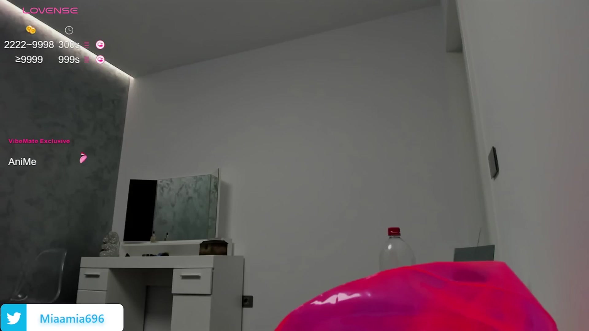 Gallery image thumbnail from OhMyMiaa's myfreecams stream on, 04/27/2026, 09:37 image 5 of 20
