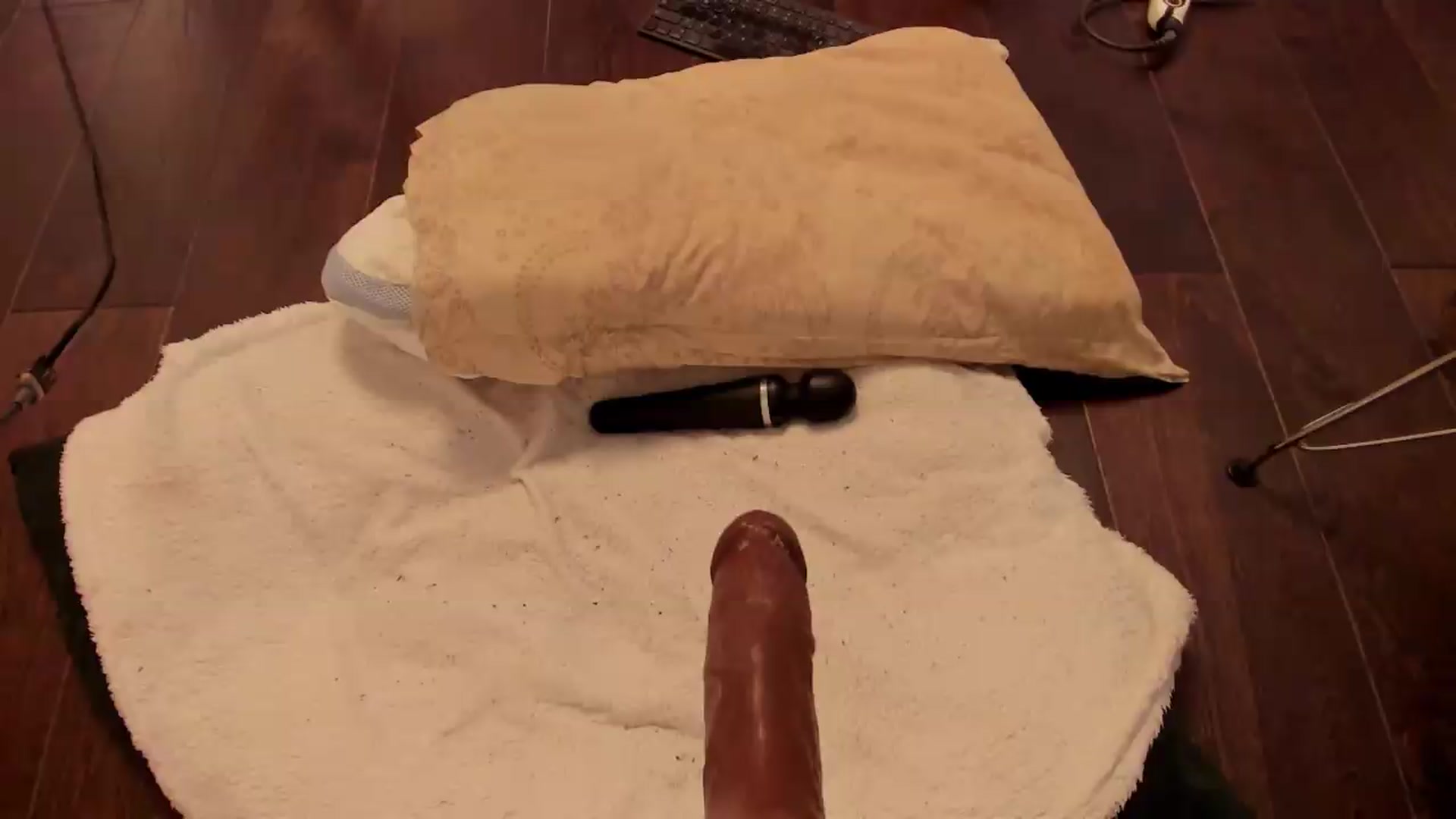 Gallery image thumbnail from OhMyMiaa's myfreecams stream on, 05/24/2026, 12:43 image 9 of 20