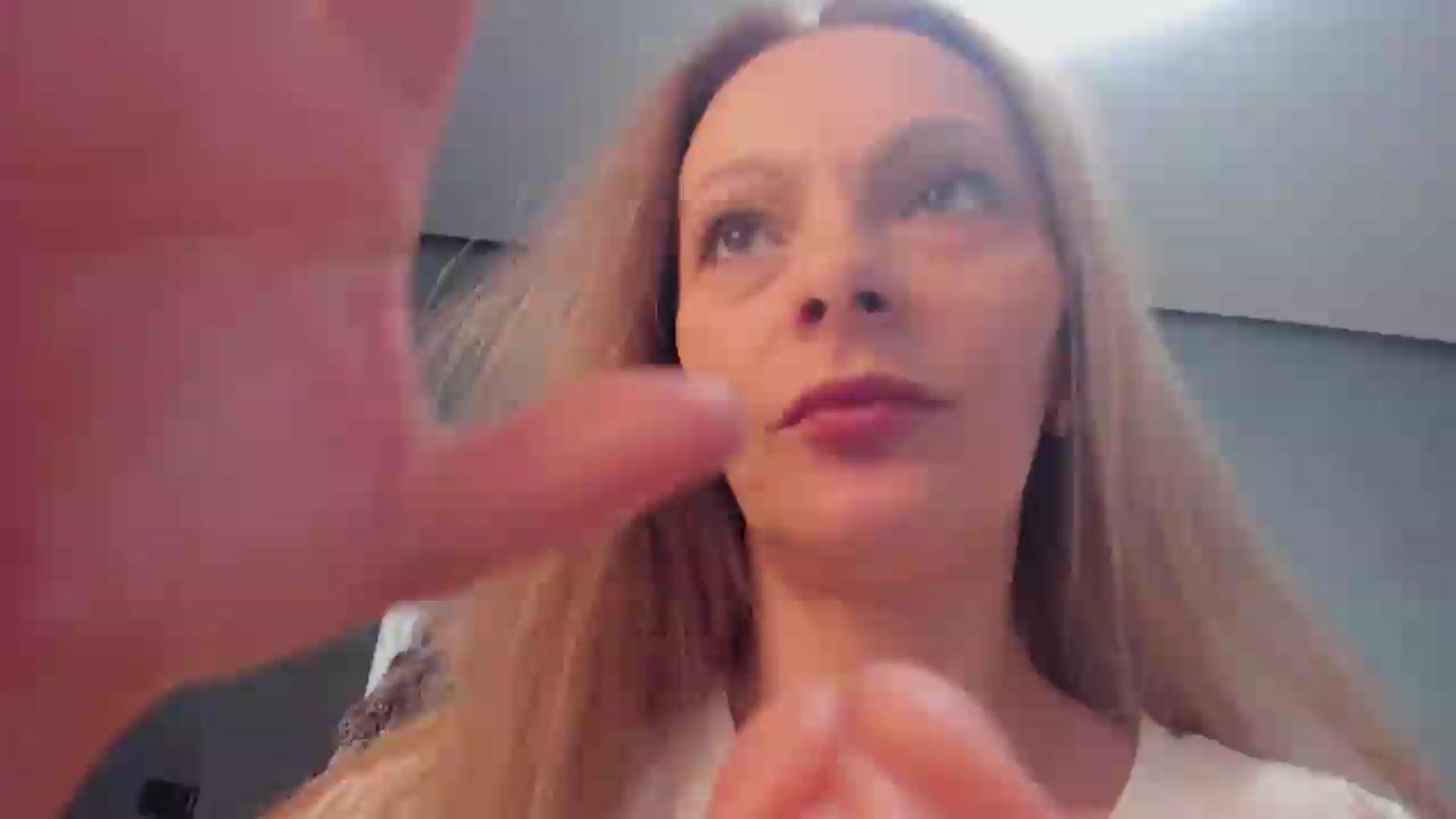 Gallery image thumbnail from OhMyMiaa's myfreecams stream on, 08/15/2026, 08:49 image 18 of 20