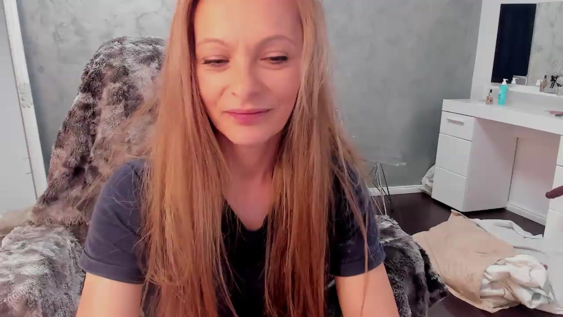 Gallery image thumbnail from OhMyMiaa's myfreecams stream on, 08/21/2026, 09:53 image 16 of 20