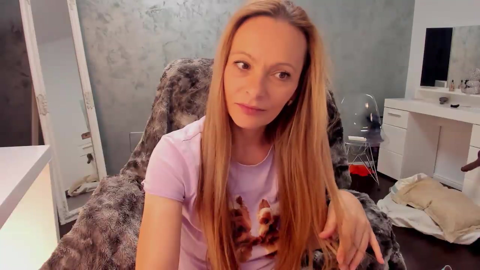 Gallery image thumbnail from OhMyMiaa's myfreecams stream on, 09/25/2026, 12:47 image 11 of 20