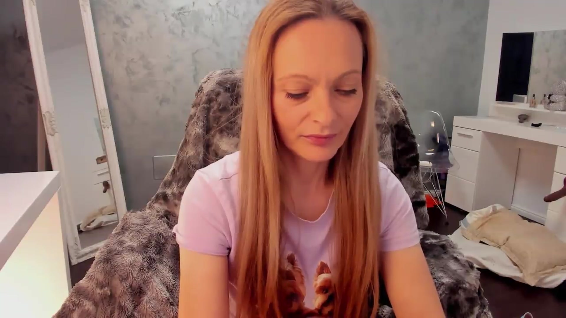 Gallery image thumbnail from OhMyMiaa's myfreecams stream on, 09/25/2026, 12:47 image 15 of 20