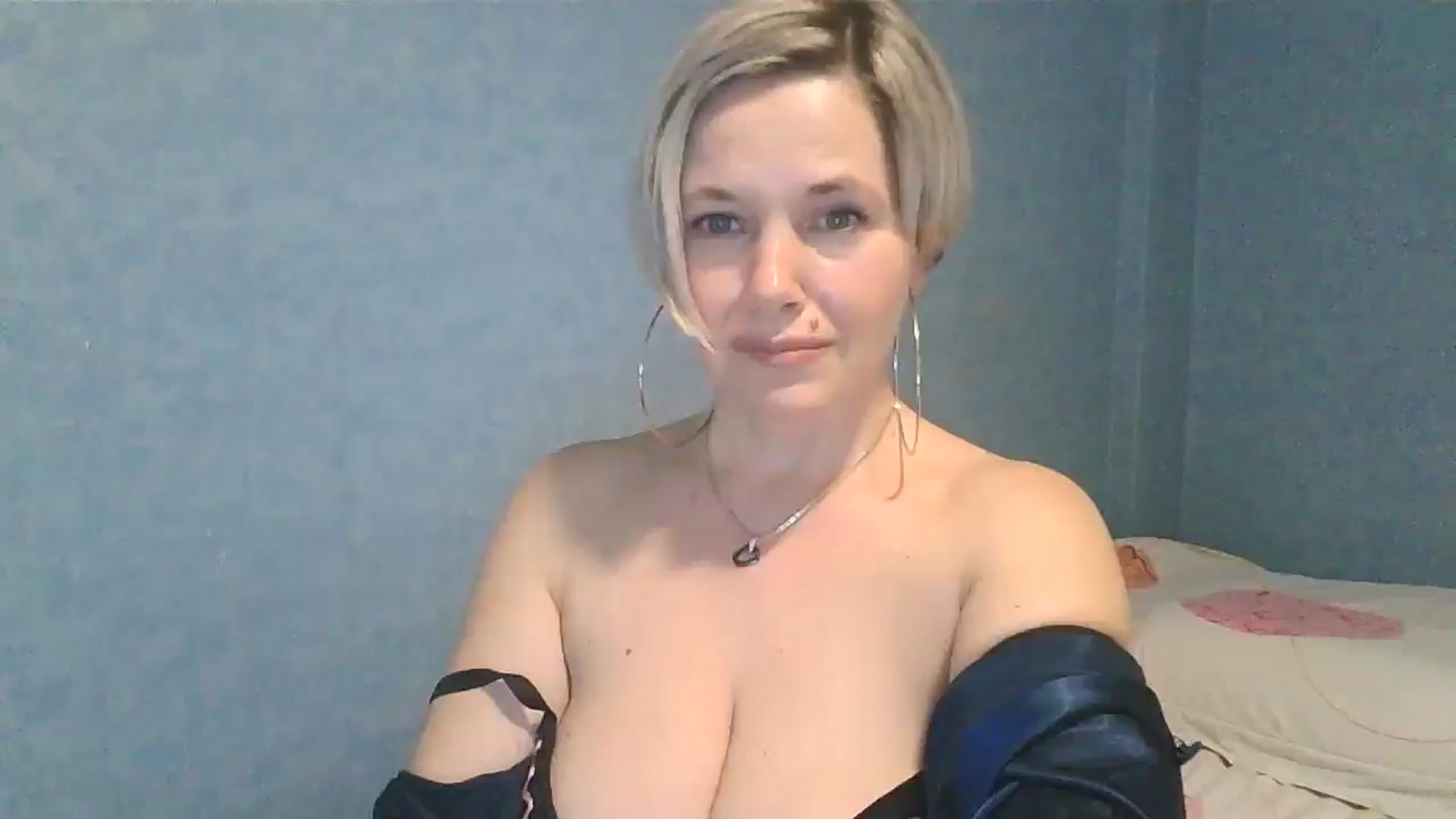 Gallery image thumbnail from OhReallyy's myfreecams stream on, 12/31/2024, 15:33 image 16 of 20