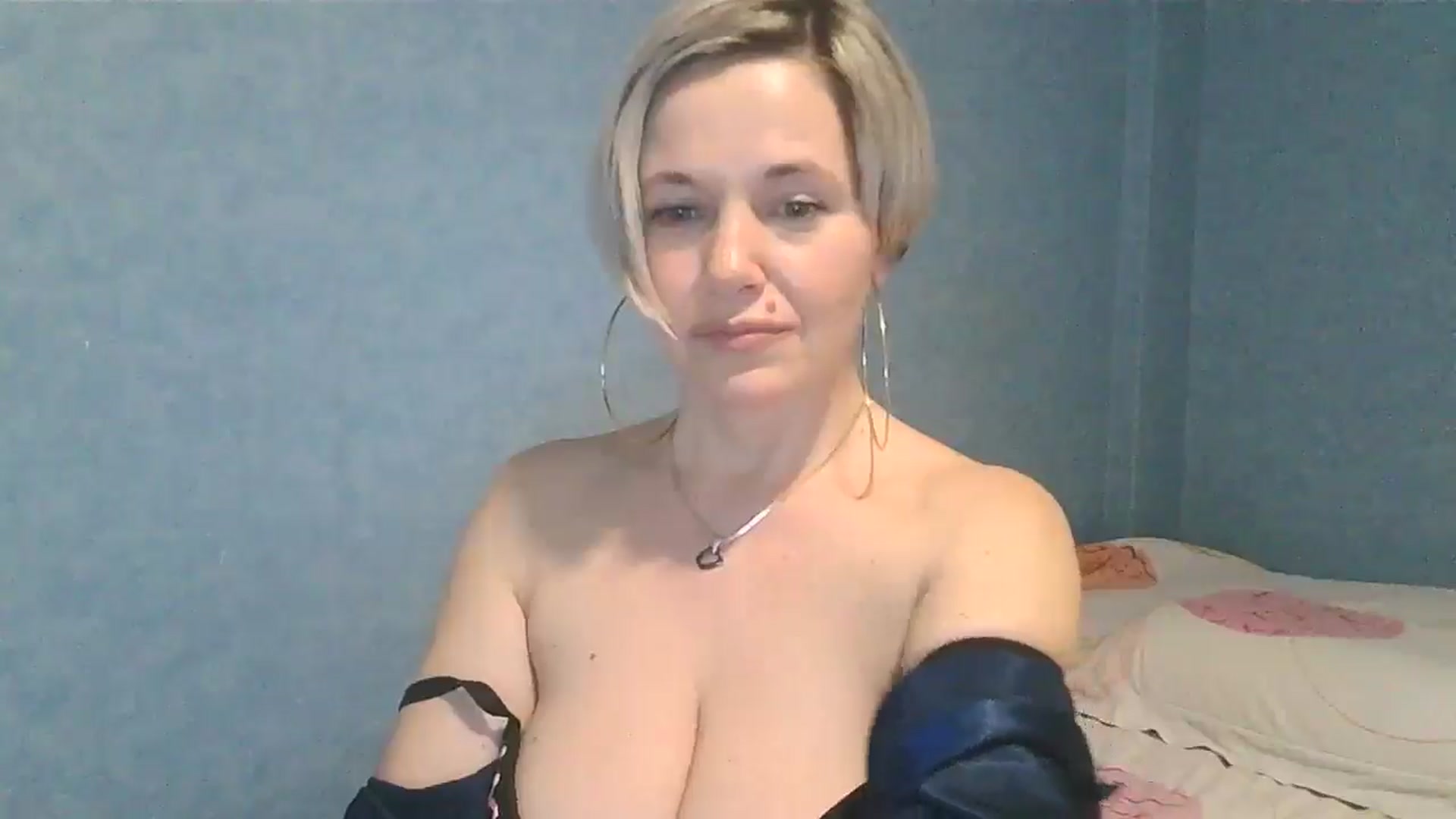 Gallery image thumbnail from OhReallyy's myfreecams stream on, 12/31/2024, 15:33 image 17 of 20