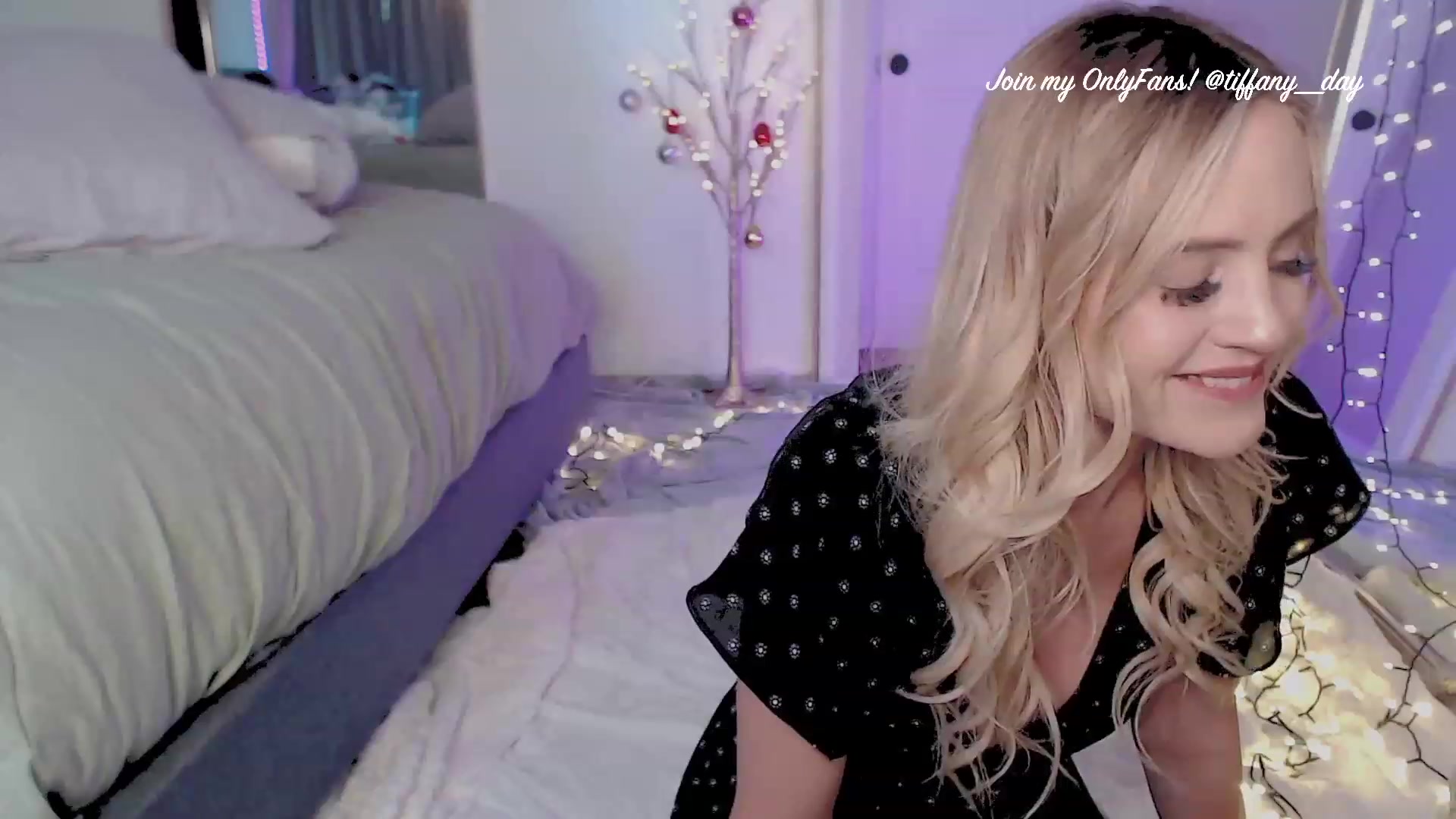 Gallery image thumbnail from OhTiffany's myfreecams stream on, 12/08/2022, 07:39 image 9 of 20