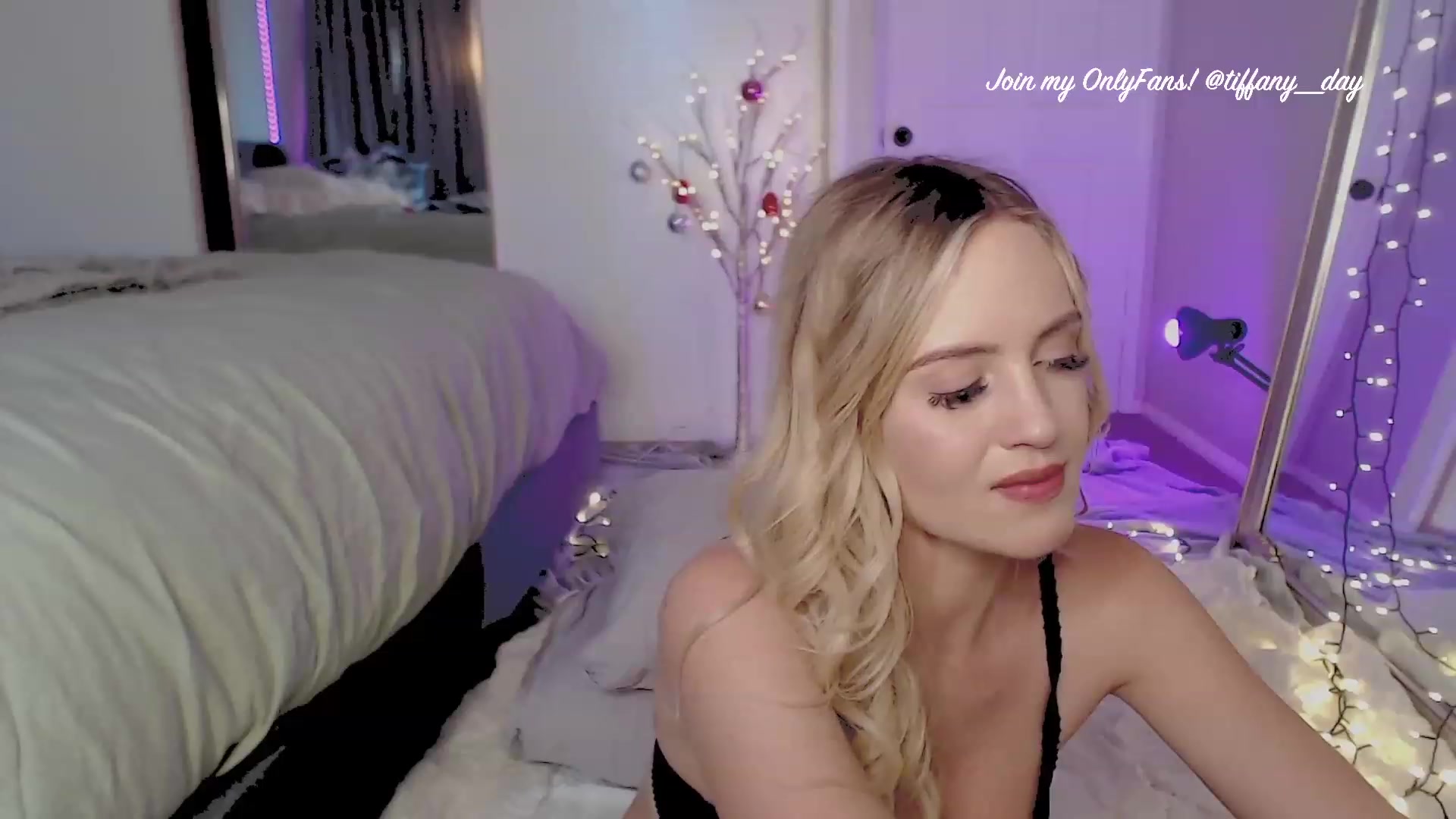 Gallery image thumbnail from OhTiffany's myfreecams stream on, 12/08/2022, 07:39 image 17 of 20