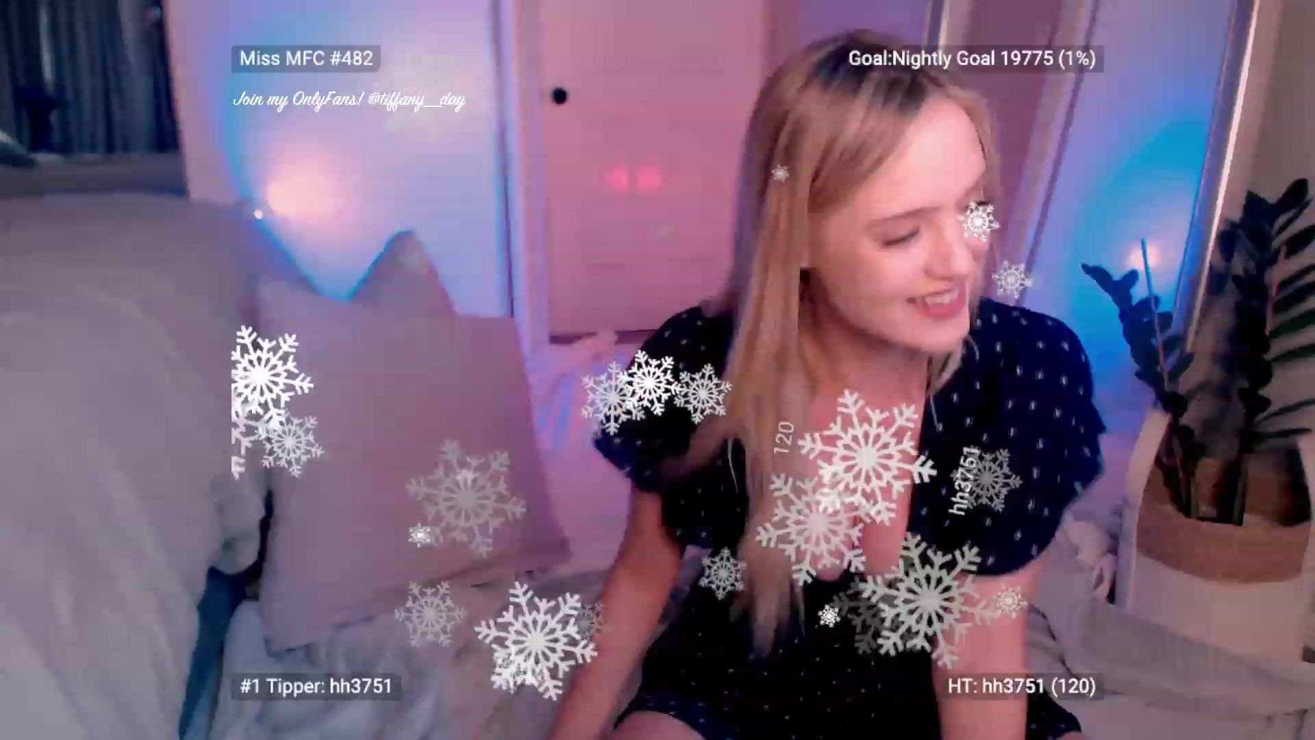 Gallery image thumbnail from OhTiffany's myfreecams stream on, 12/28/2022, 07:36 image 1 of 20