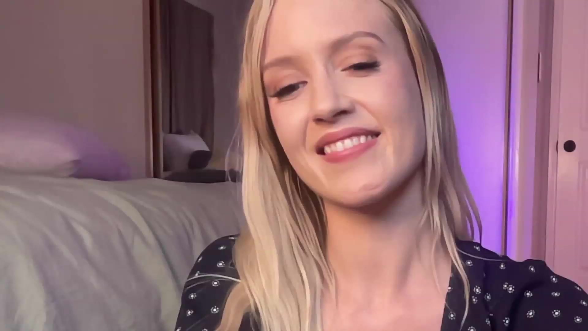 Gallery image thumbnail from OhTiffany's myfreecams stream on, 12/28/2022, 07:36 image 12 of 20